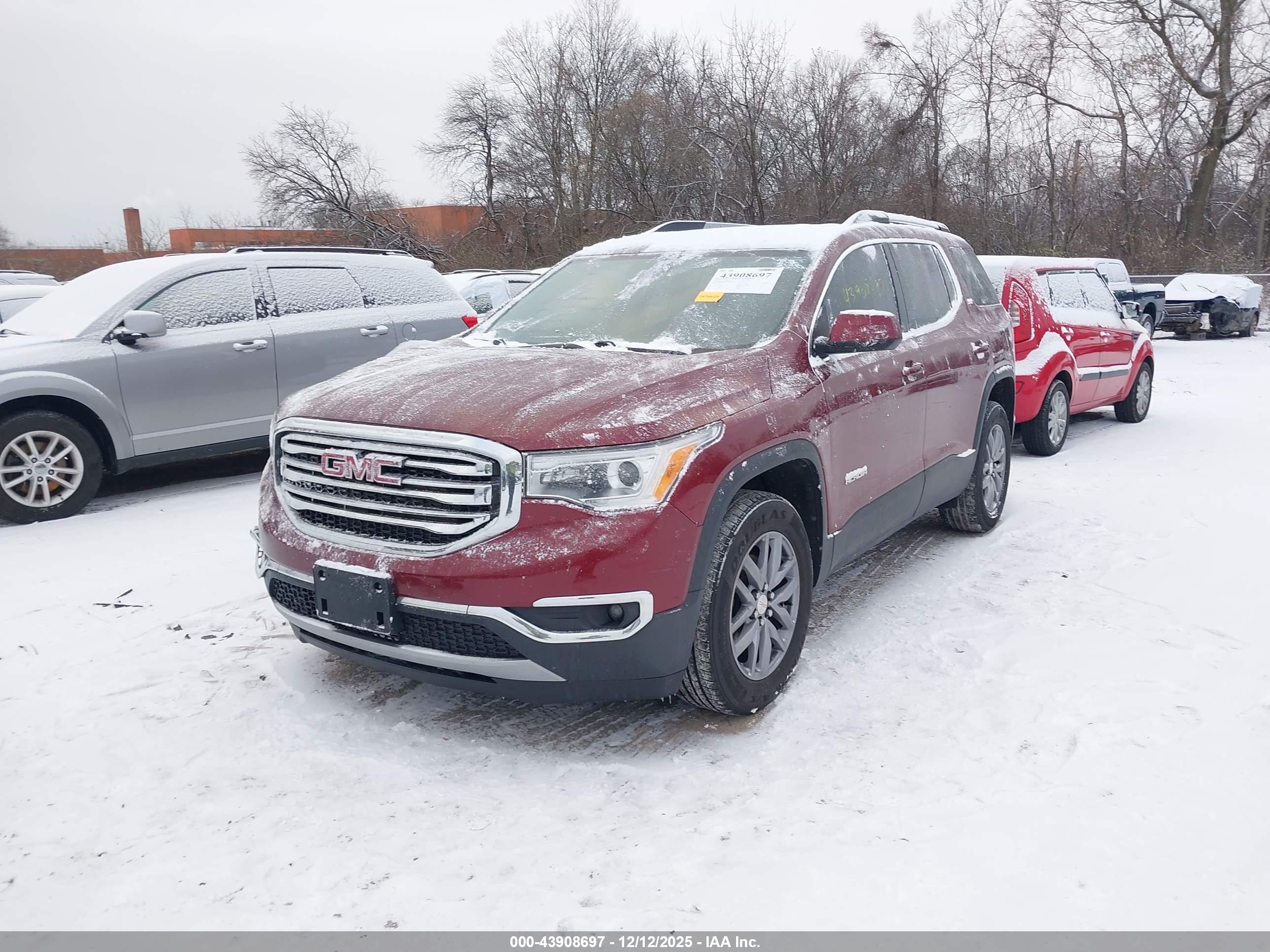 GMC ACADIA image 2