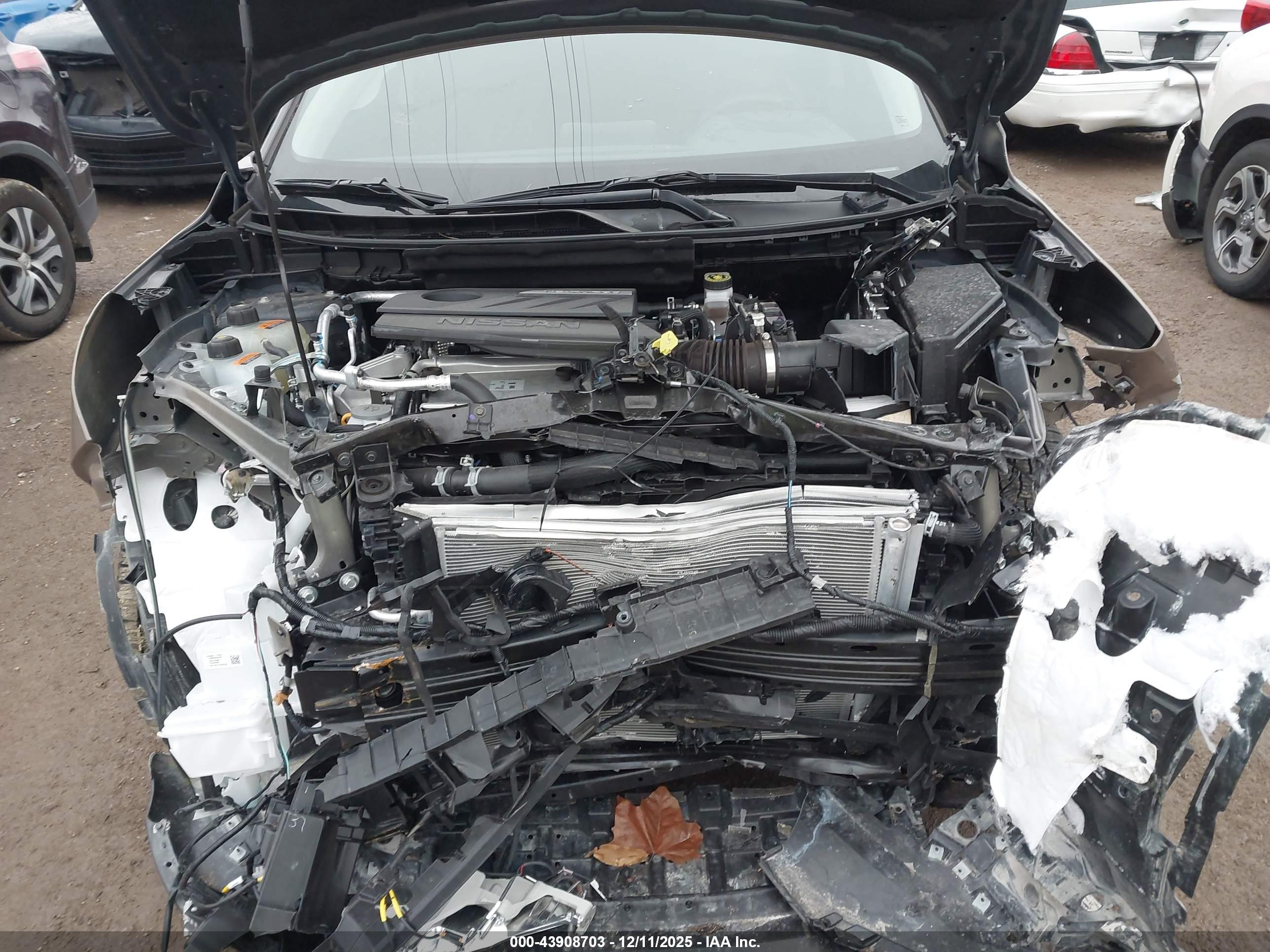 NISSAN ROGUE image 10
