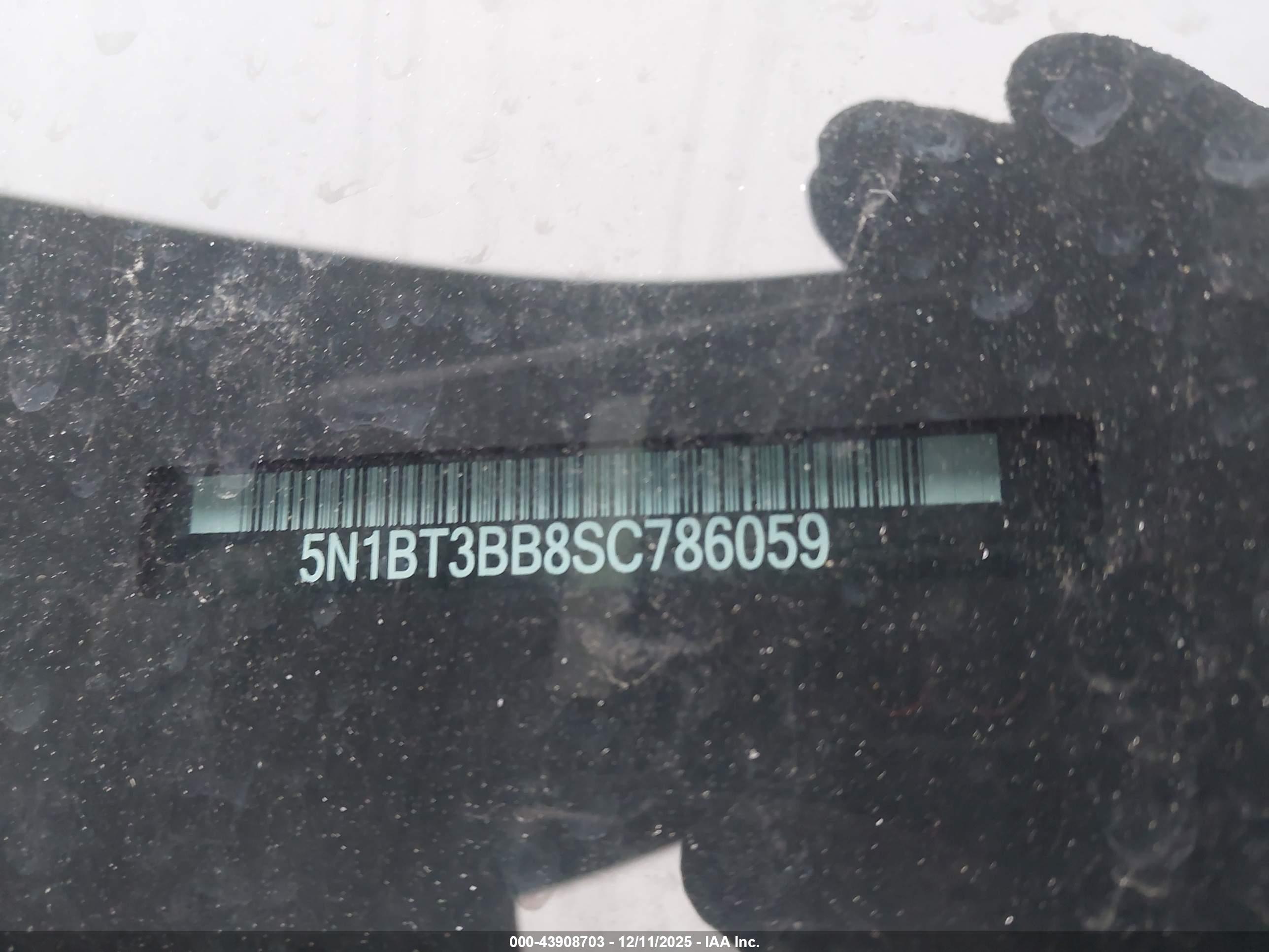 NISSAN ROGUE image 9