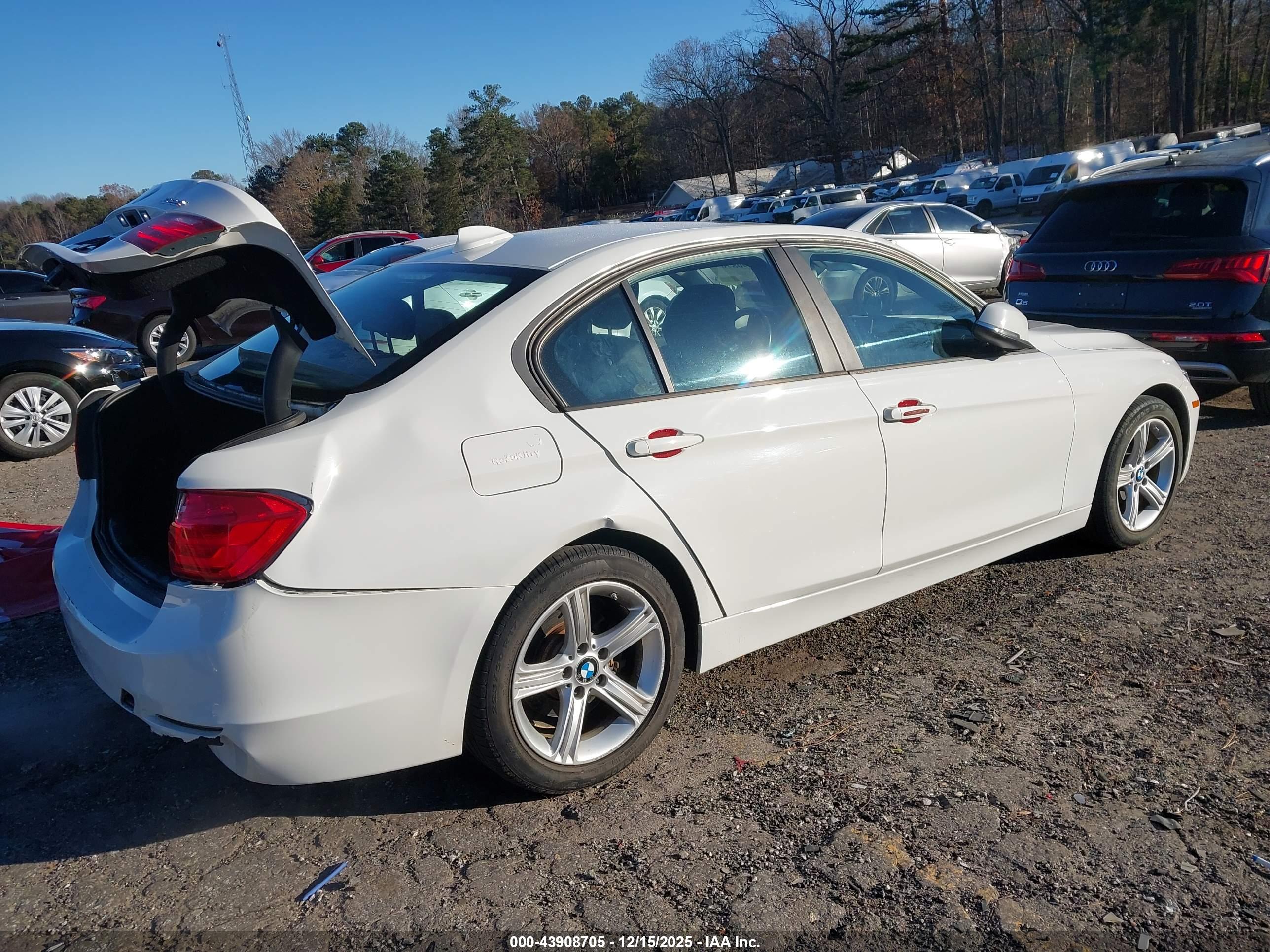 BMW 328I image 4