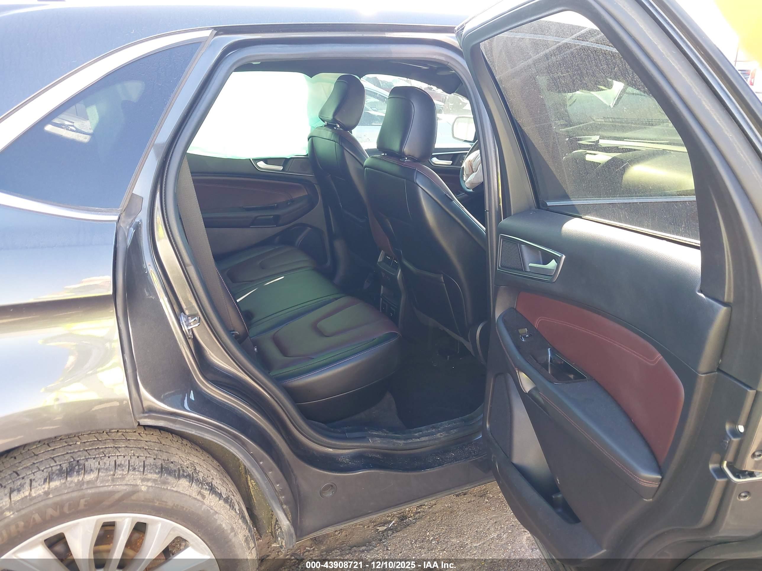 FORD EDGE image 8