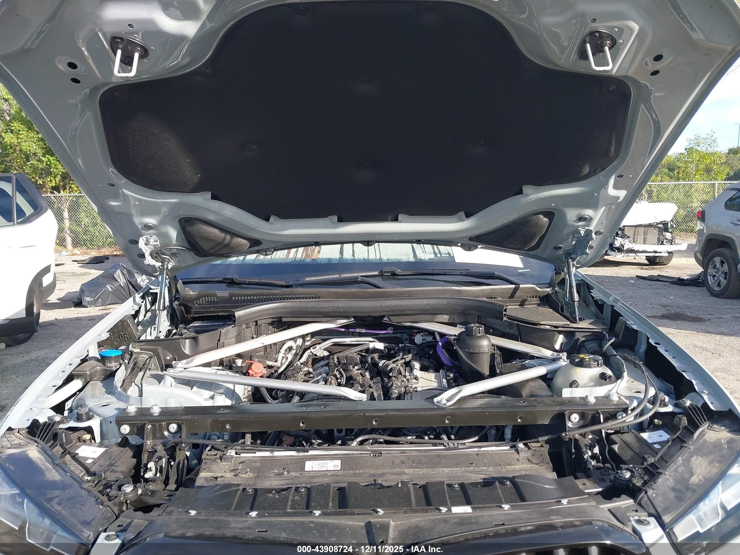 BMW X6 image 10