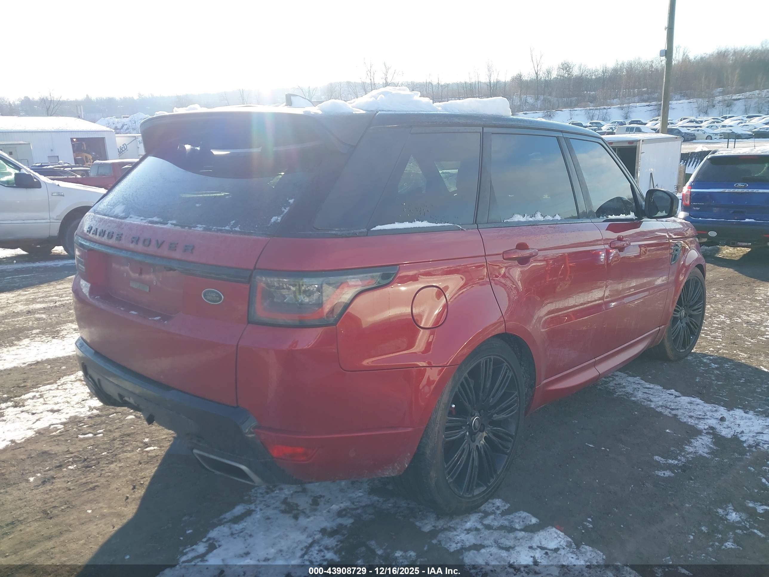 LAND ROVER image 4