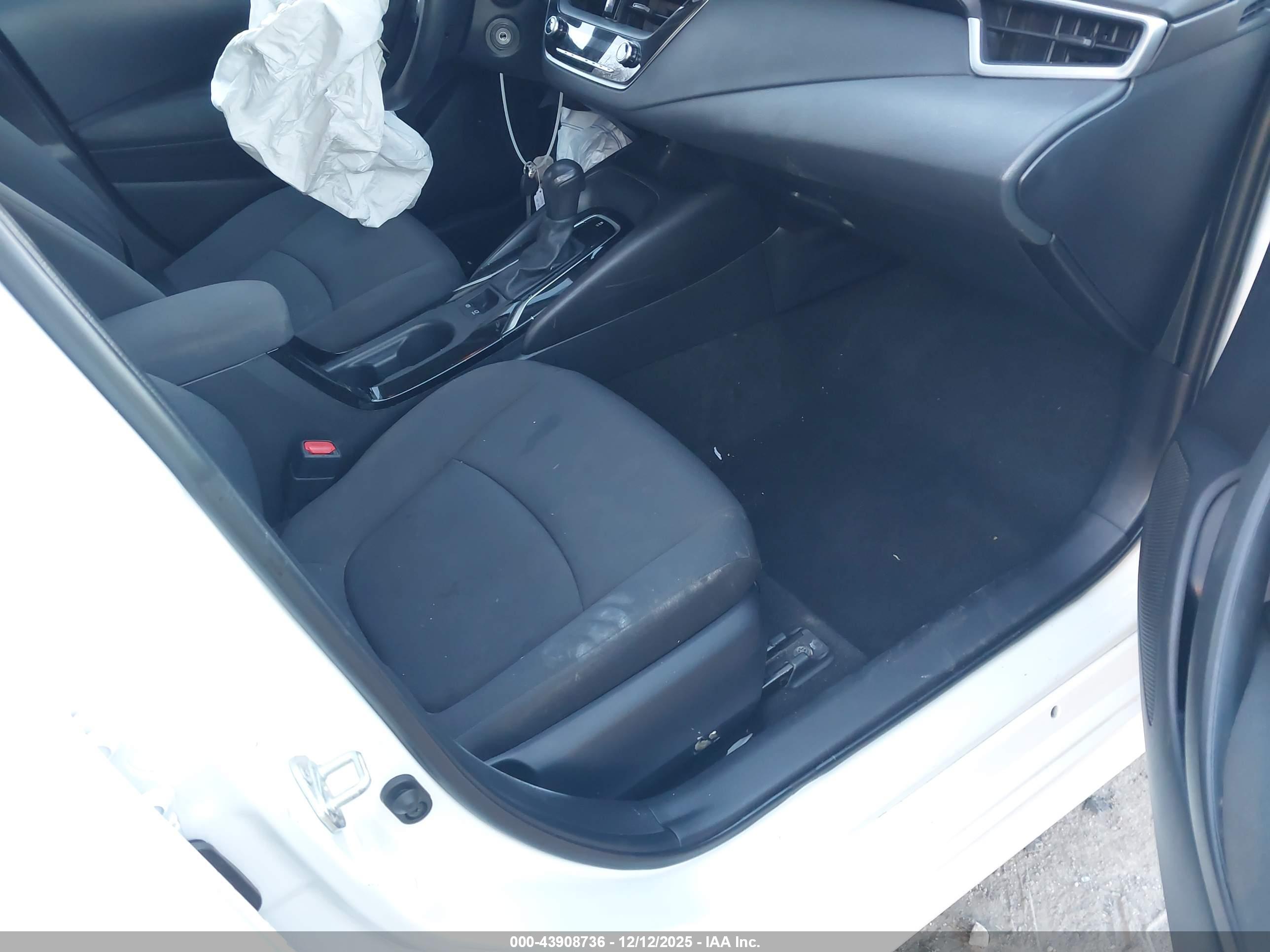 TOYOTA COROLLA image 5