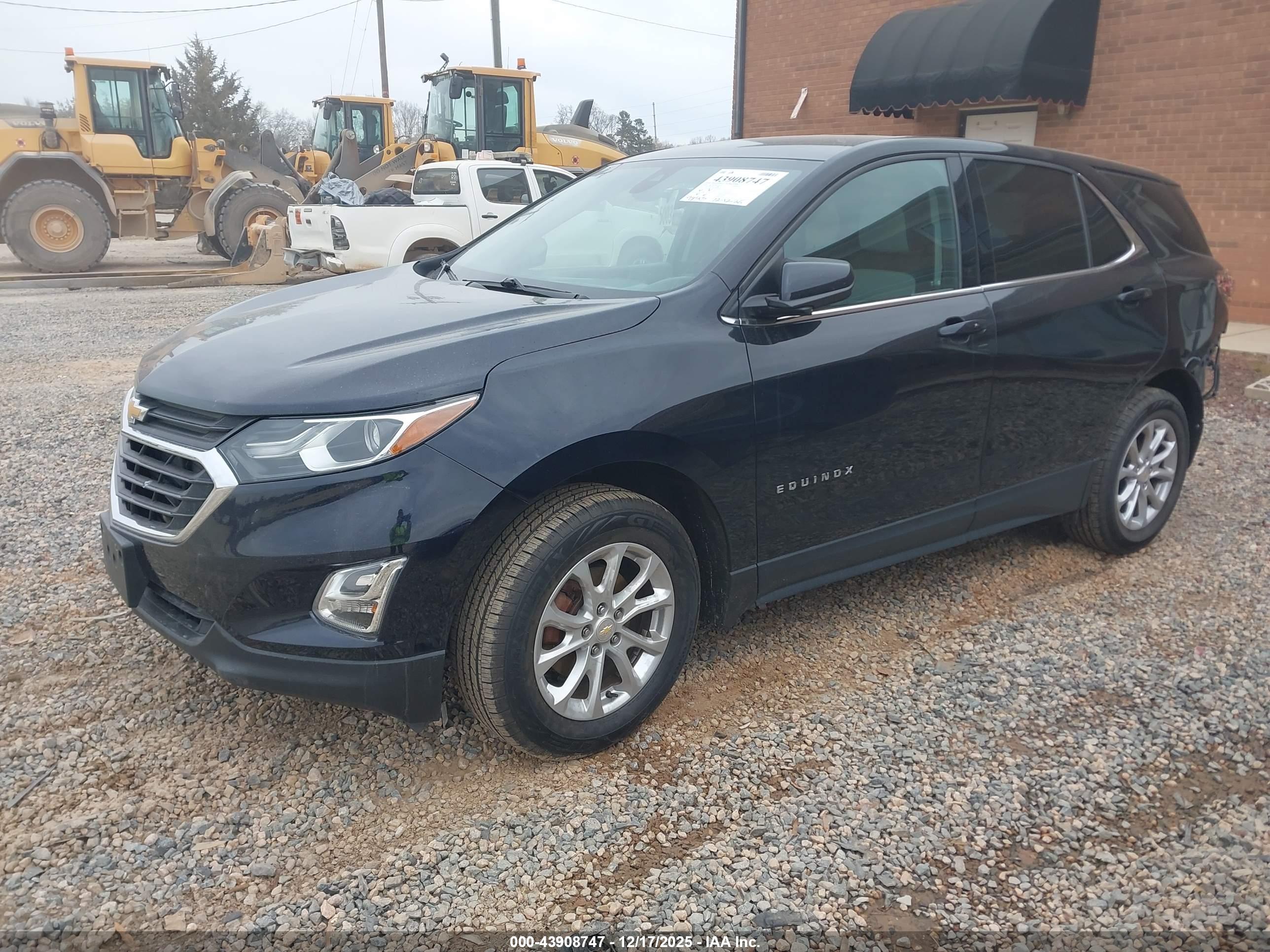 CHEVROLET EQUINOX image 2