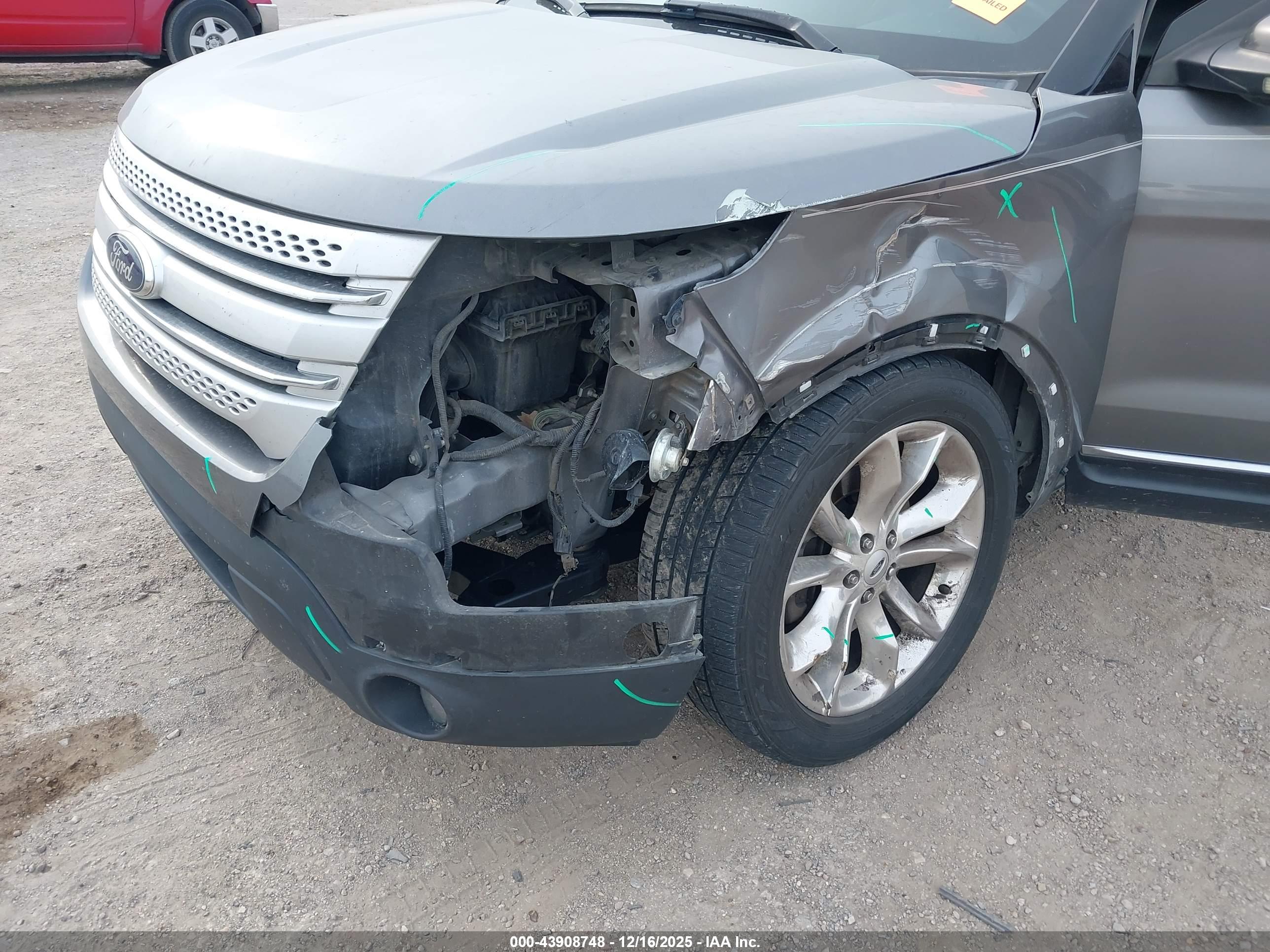 FORD EXPLORER image 6