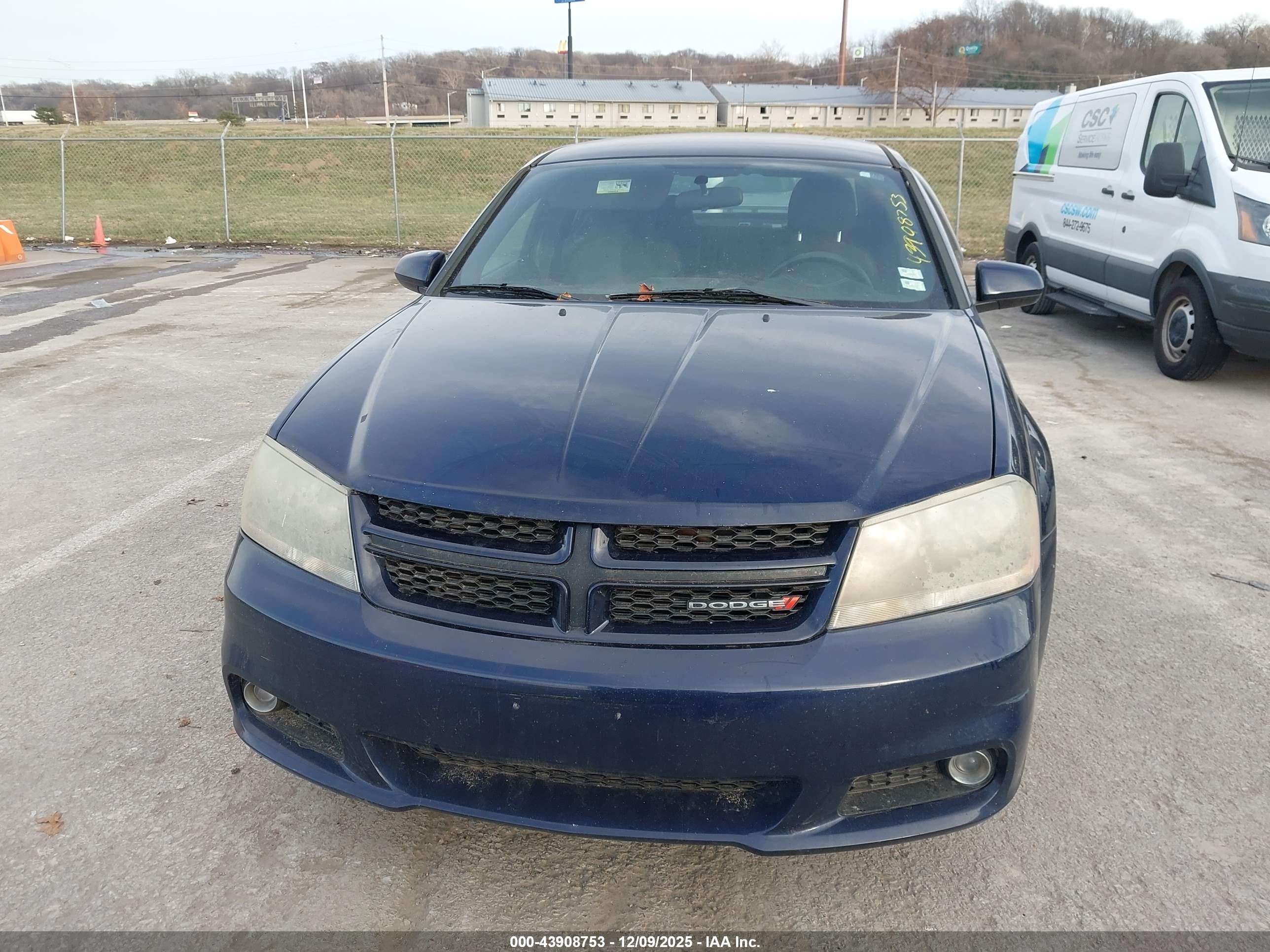 DODGE AVENGER image 6