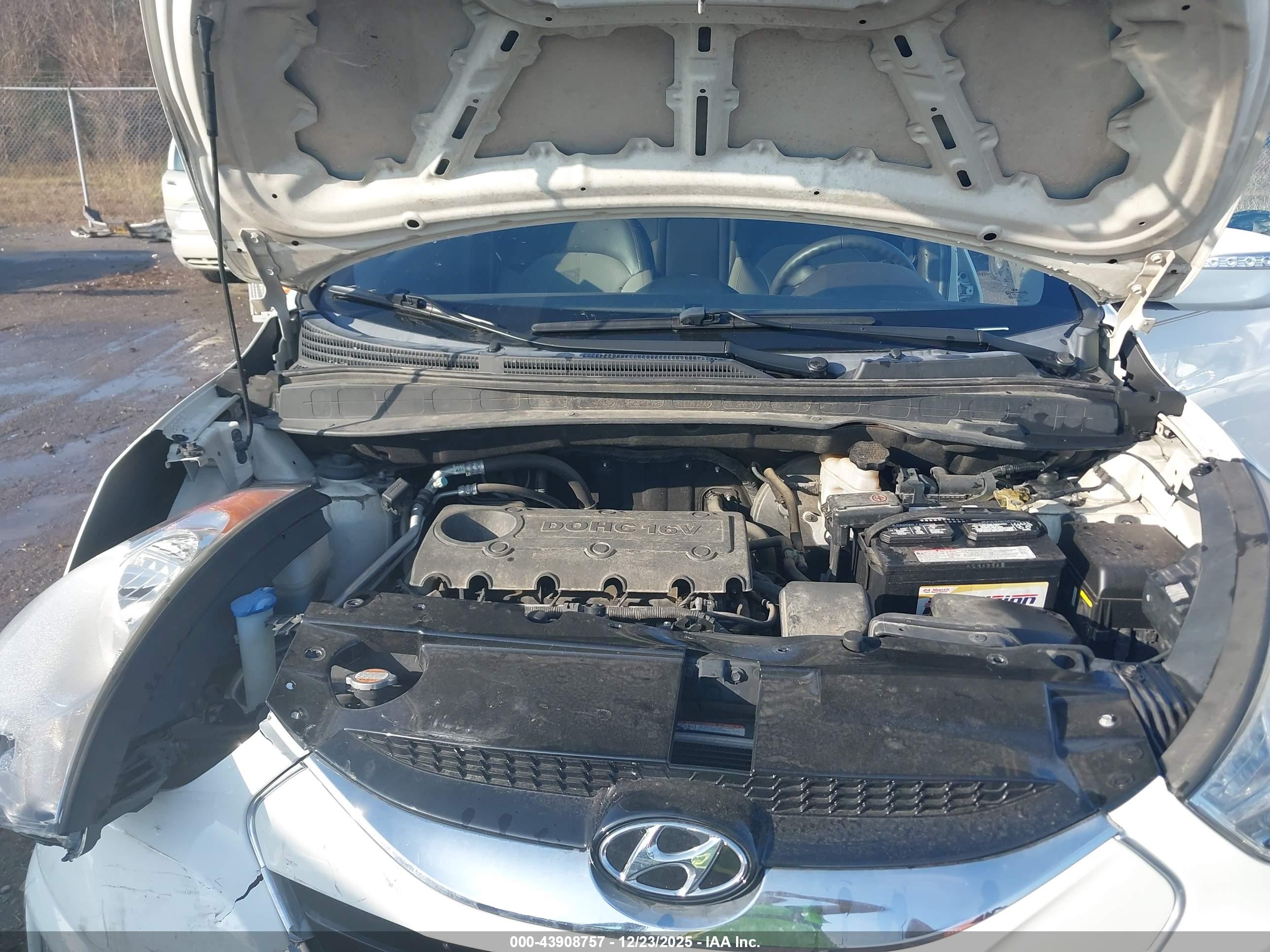 HYUNDAI TUCSON image 10