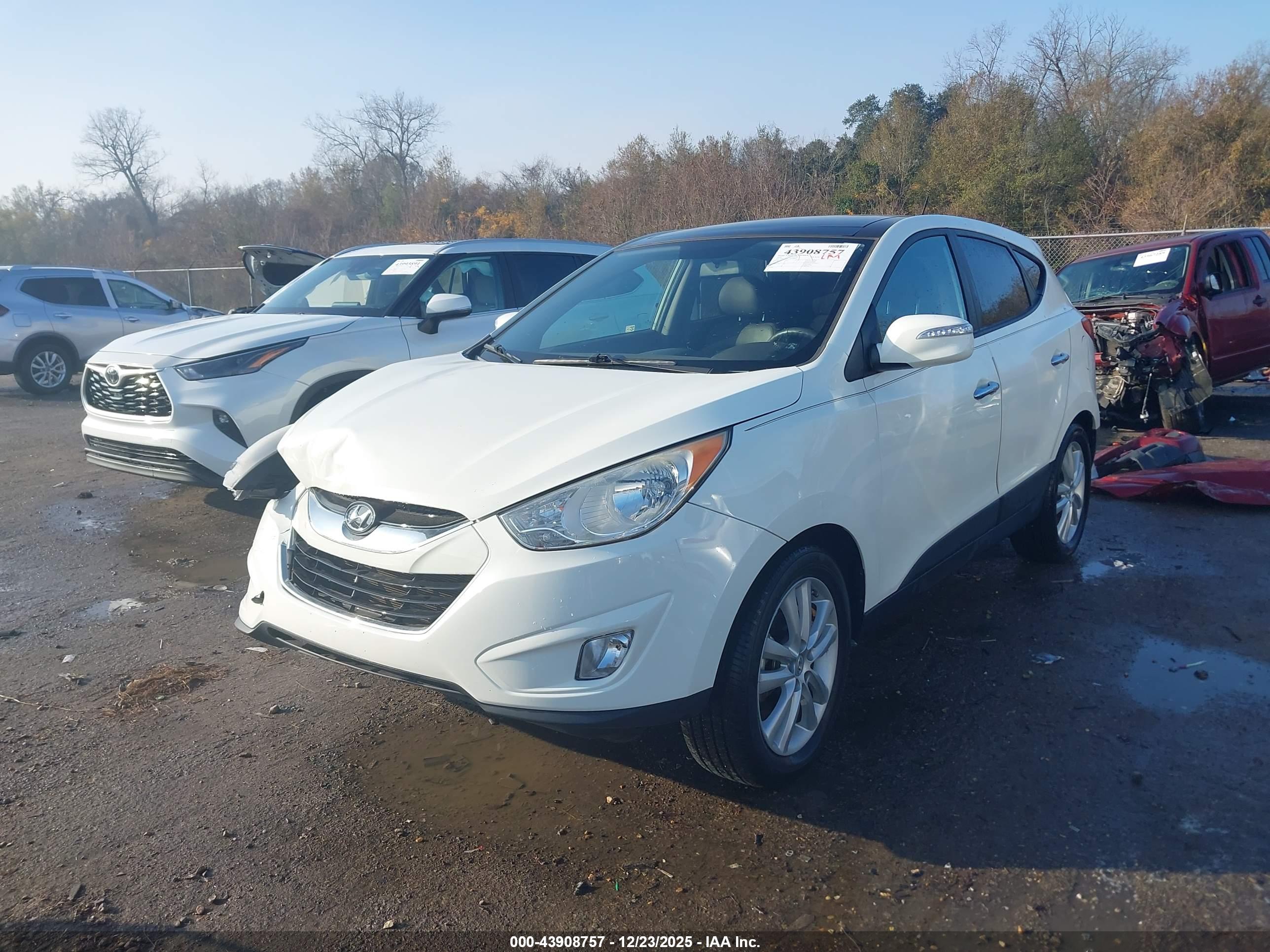 HYUNDAI TUCSON image 2