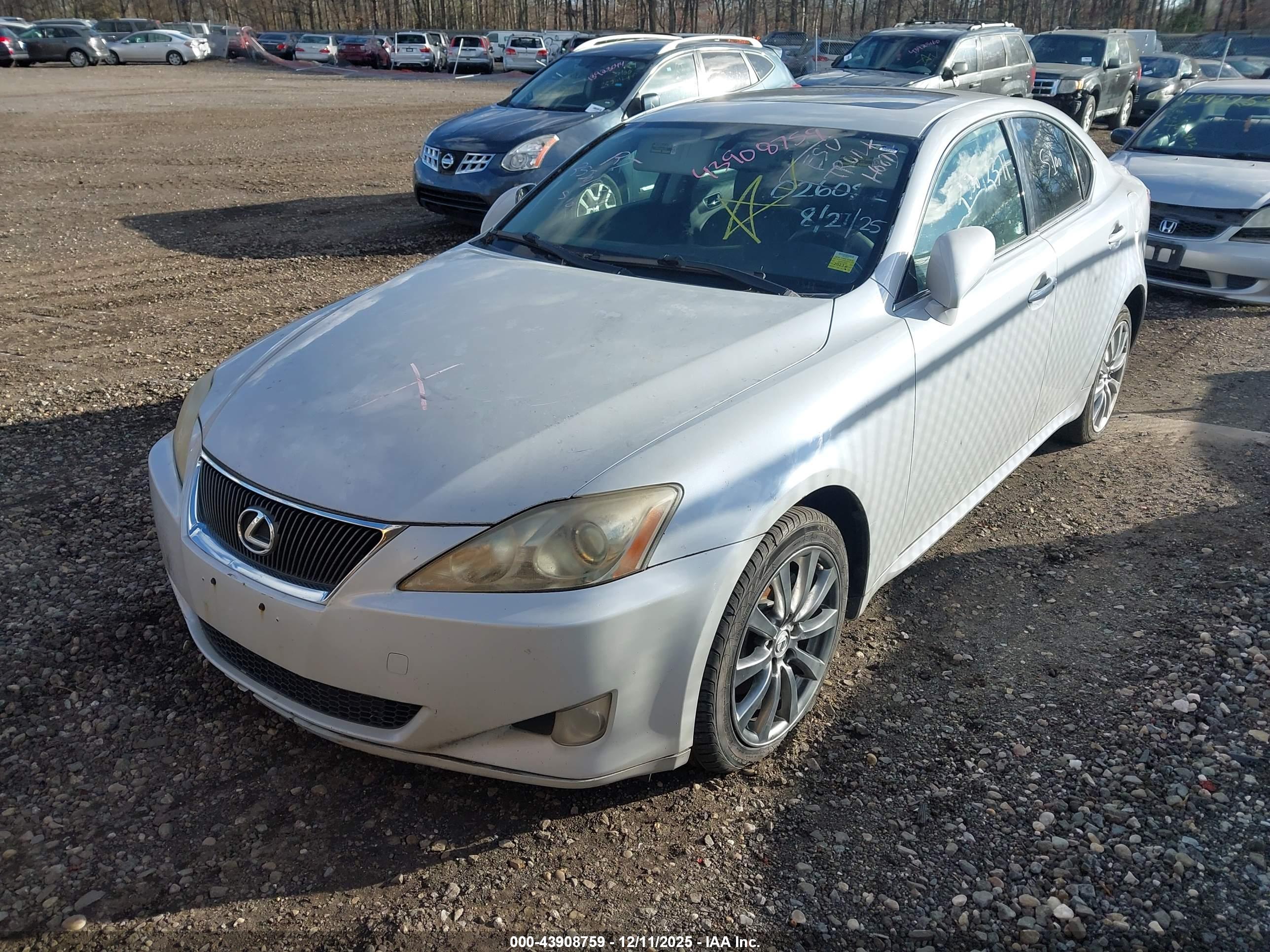 LEXUS IS image 2