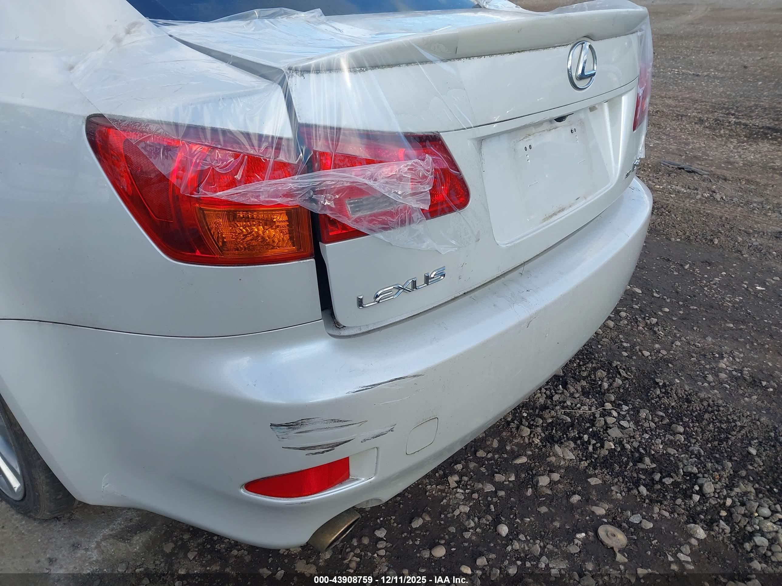 LEXUS IS image 6