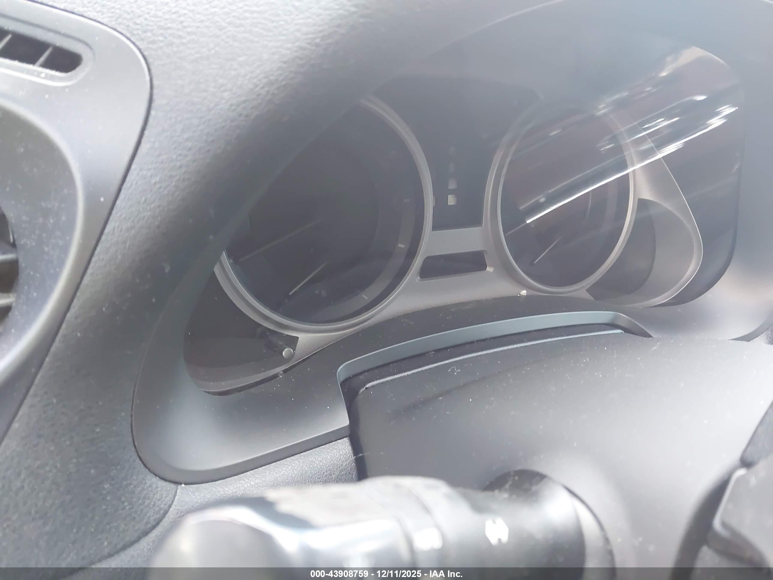LEXUS IS image 7
