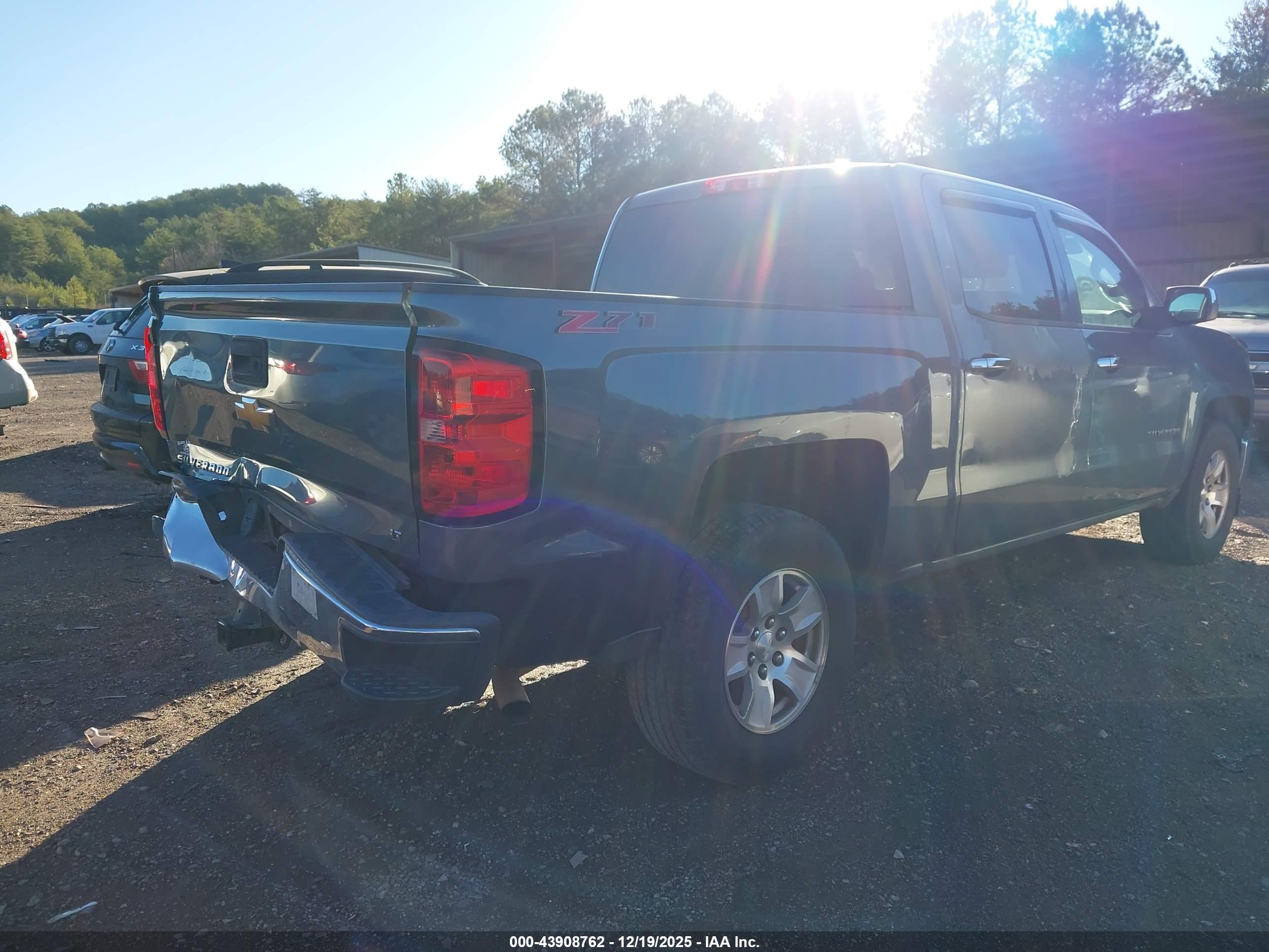 CHEVROLET SILVERADO image 4