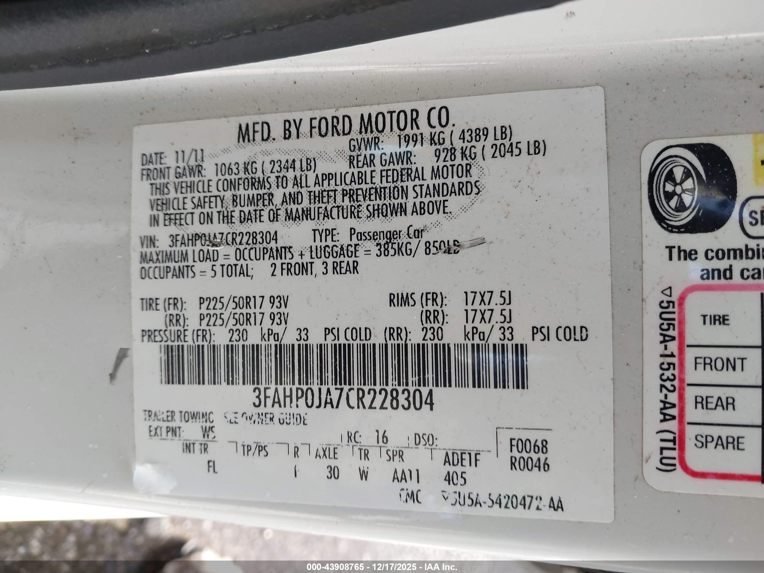 FORD FUSION image 9