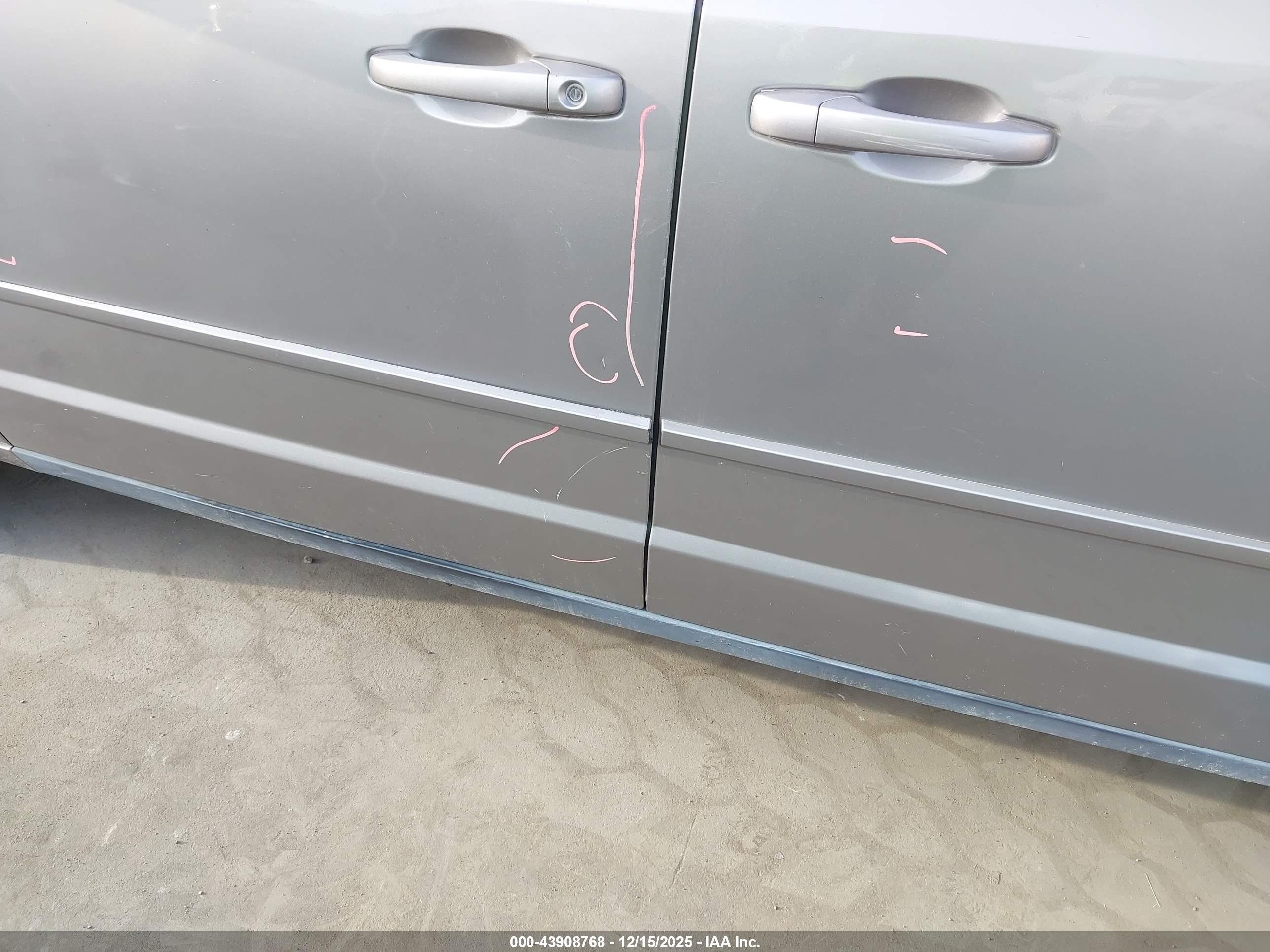 DODGE GRAND image 6