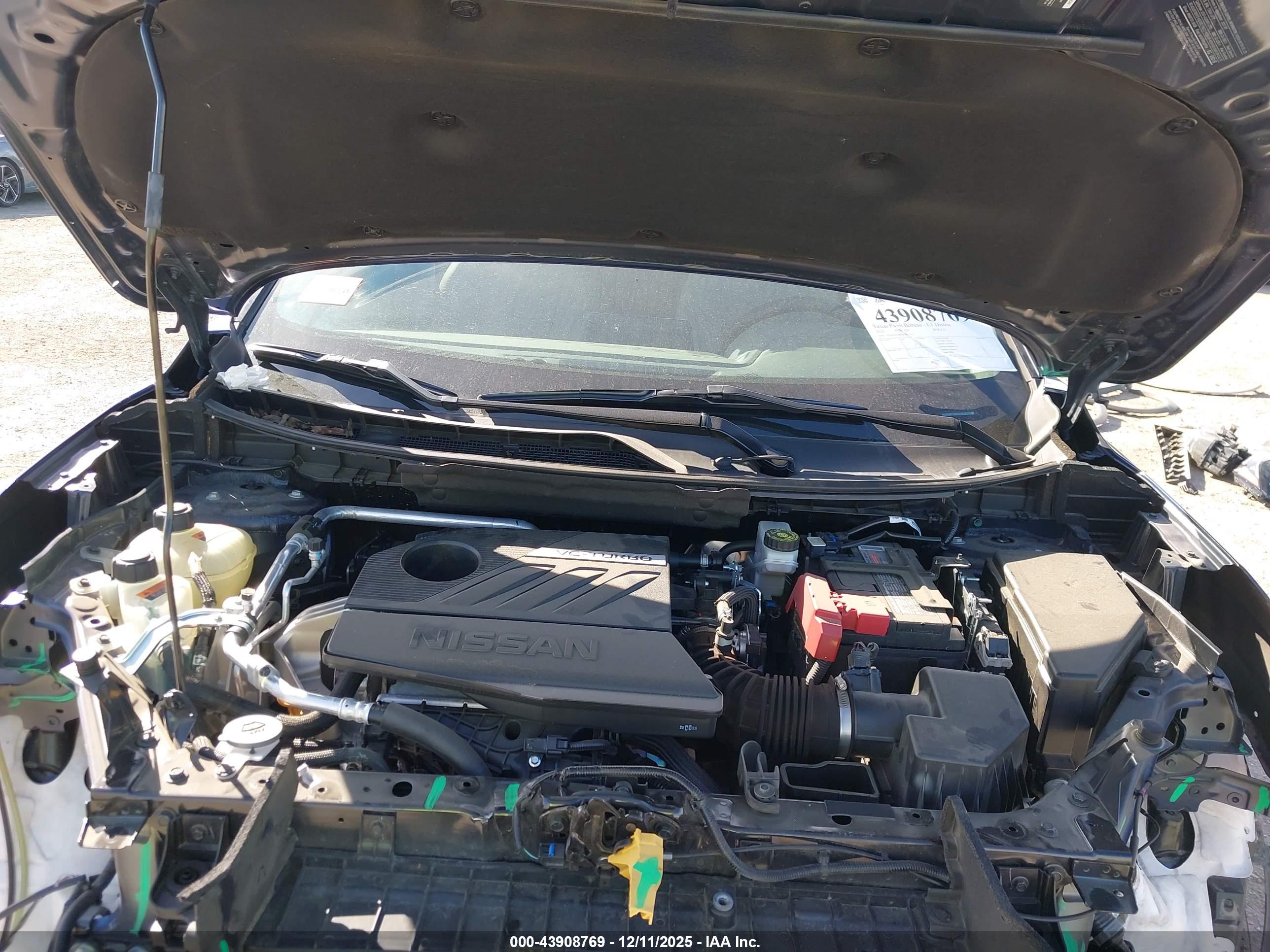 NISSAN ROGUE image 10