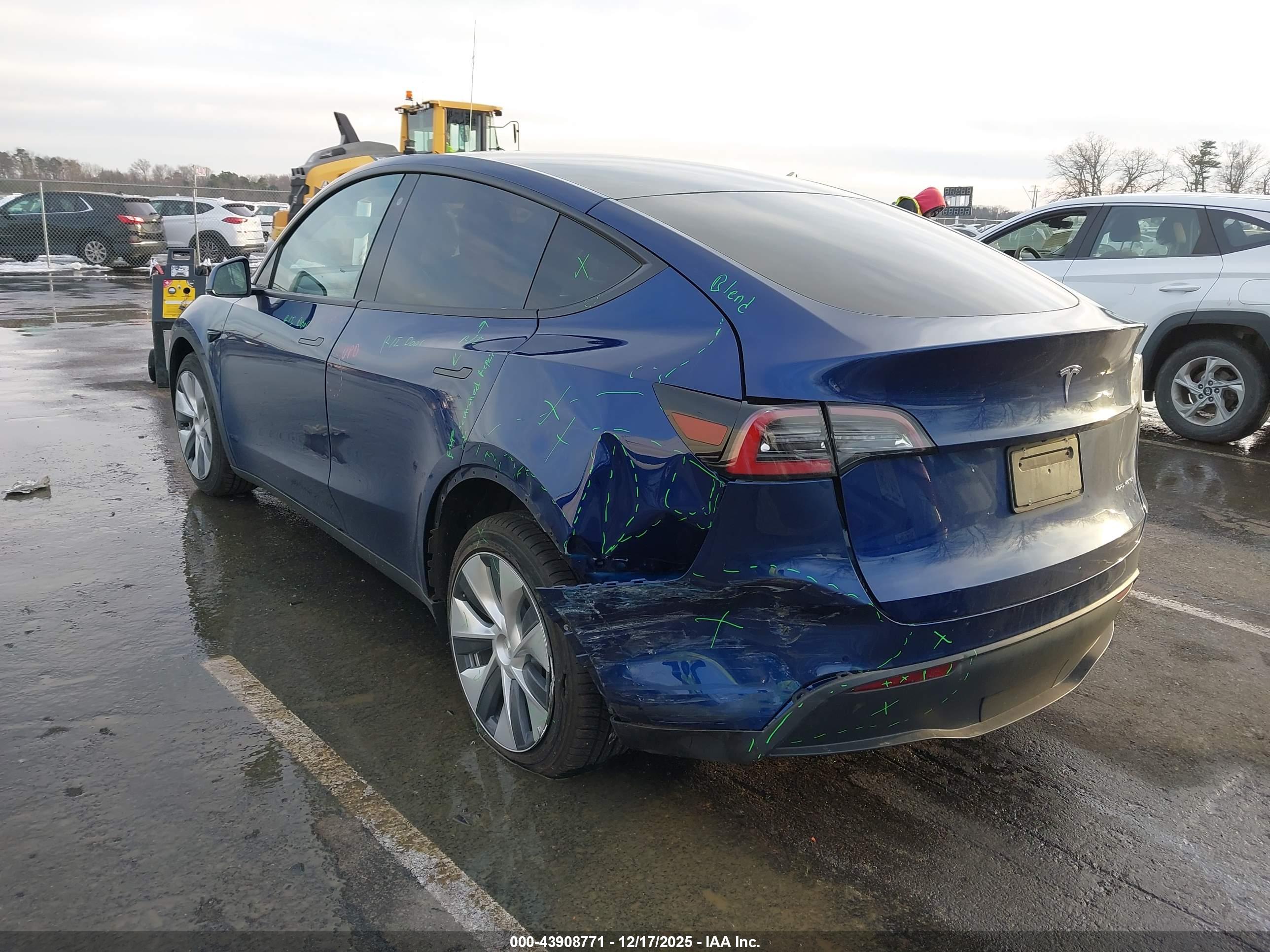 TESLA MODEL image 3