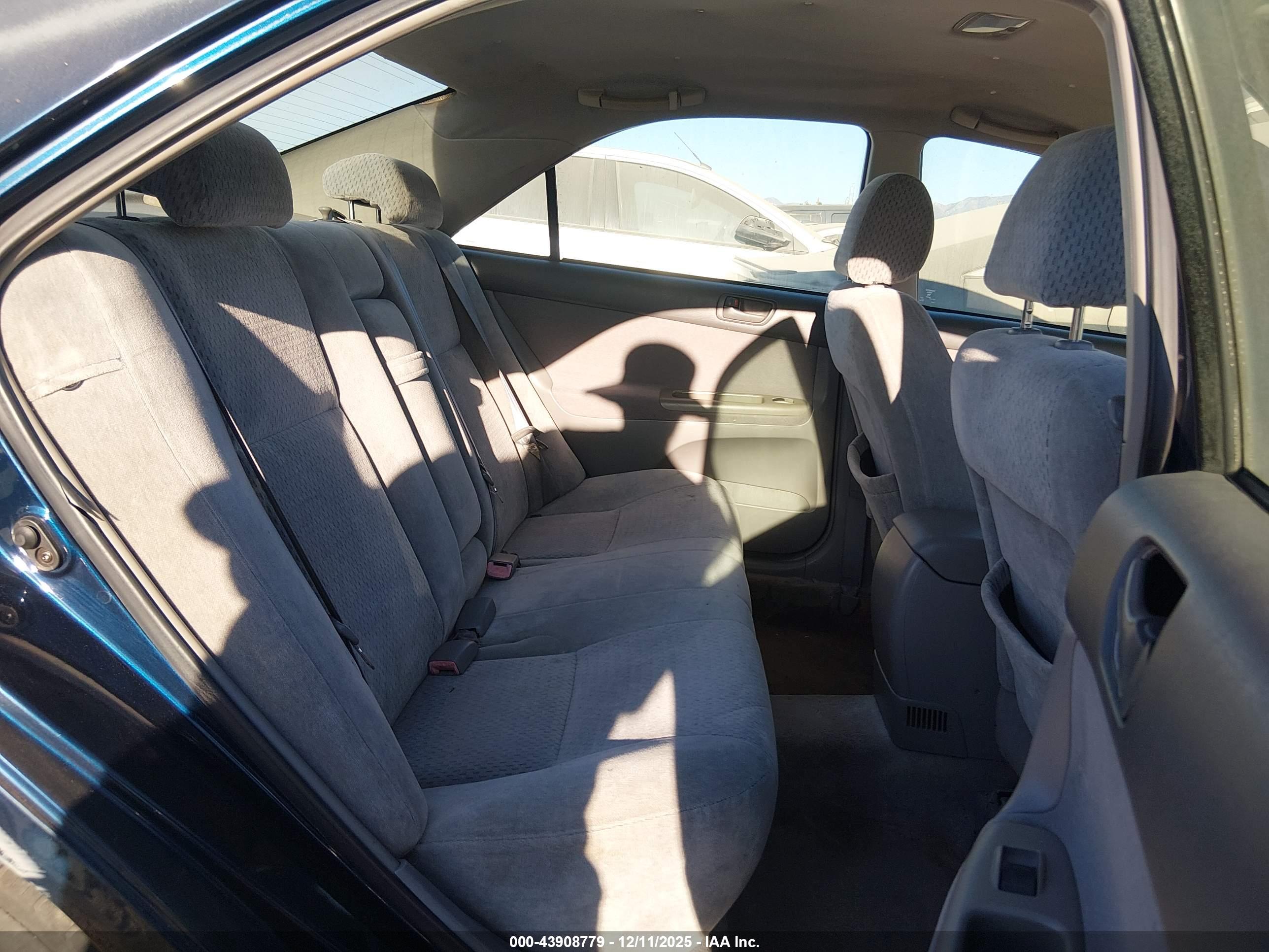 TOYOTA CAMRY image 8