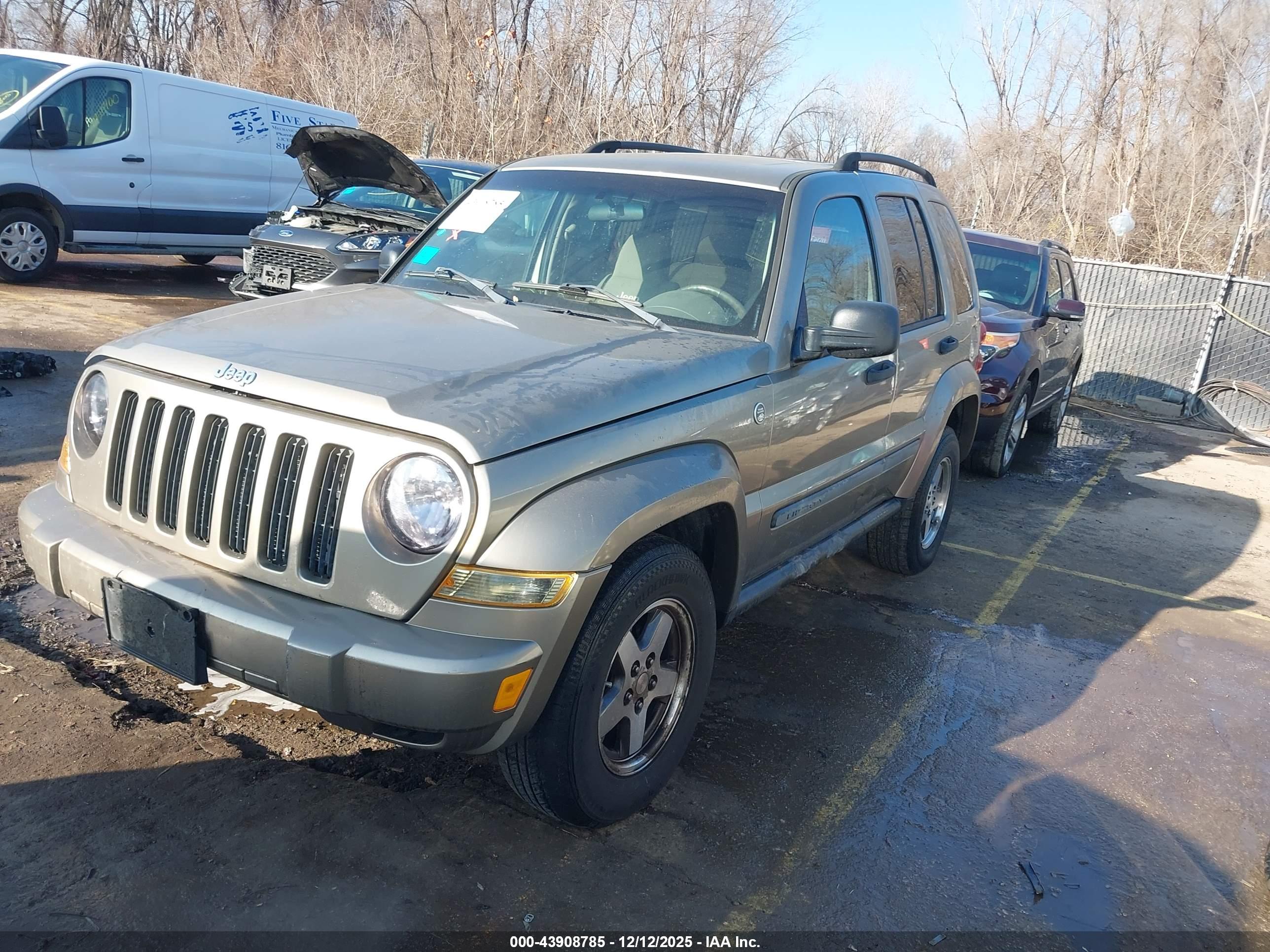 JEEP LIBERTY image 2