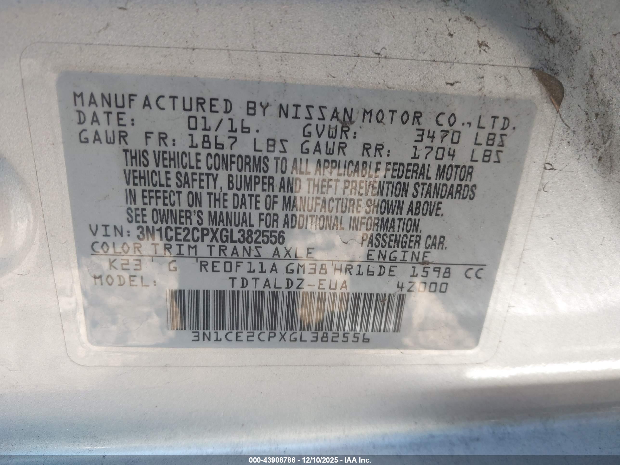 NISSAN VERSA image 9