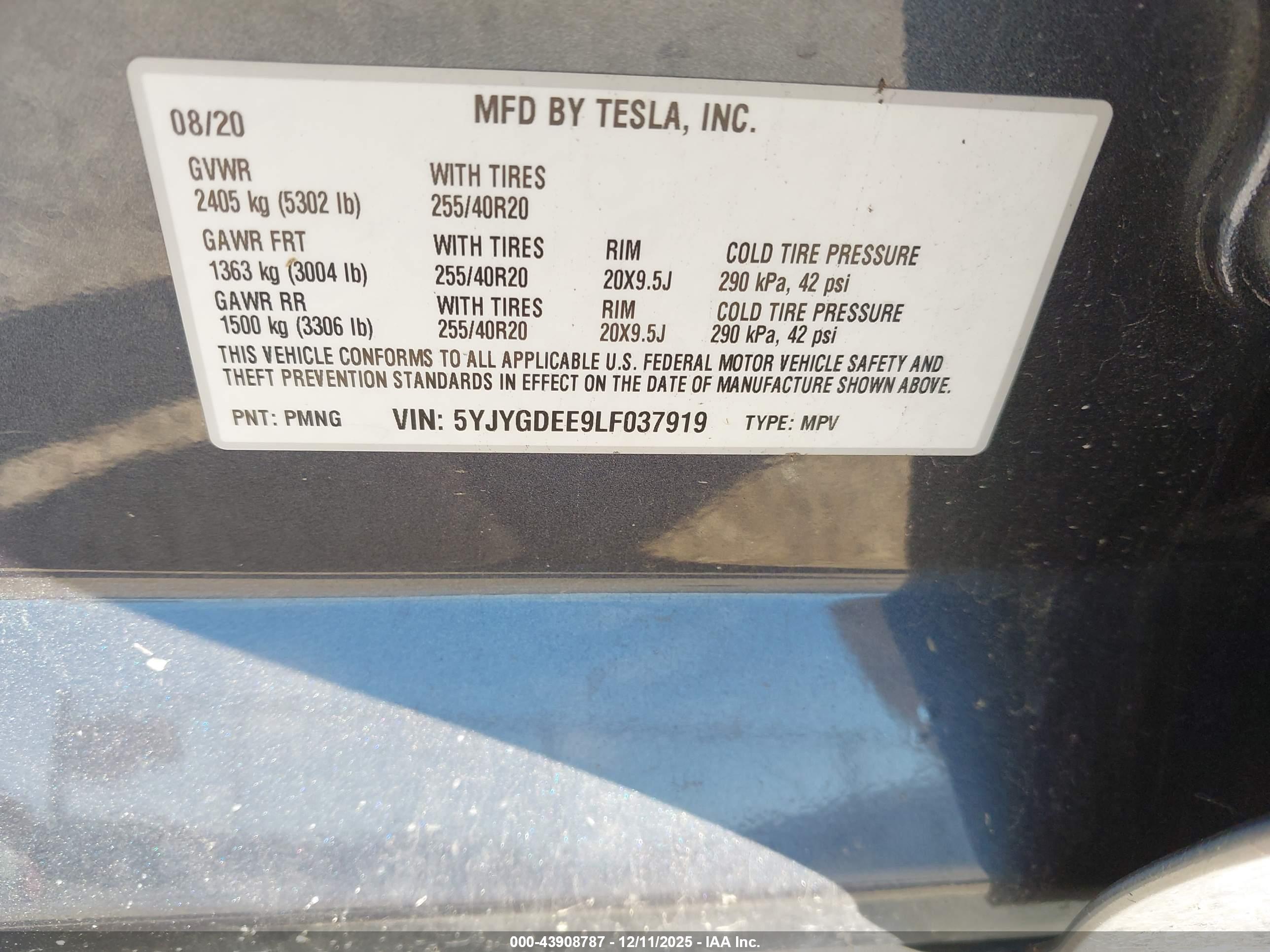 TESLA MODEL image 9