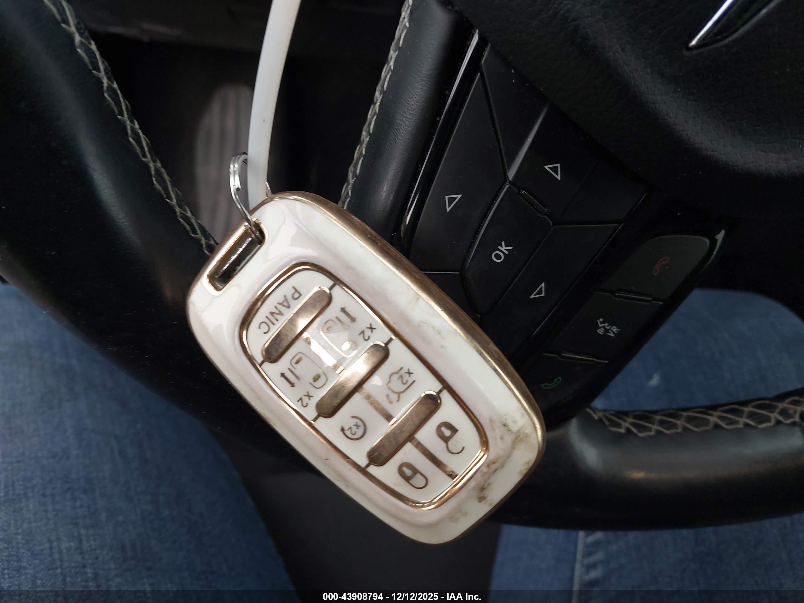 CHRYSLER PACIFICA image 11