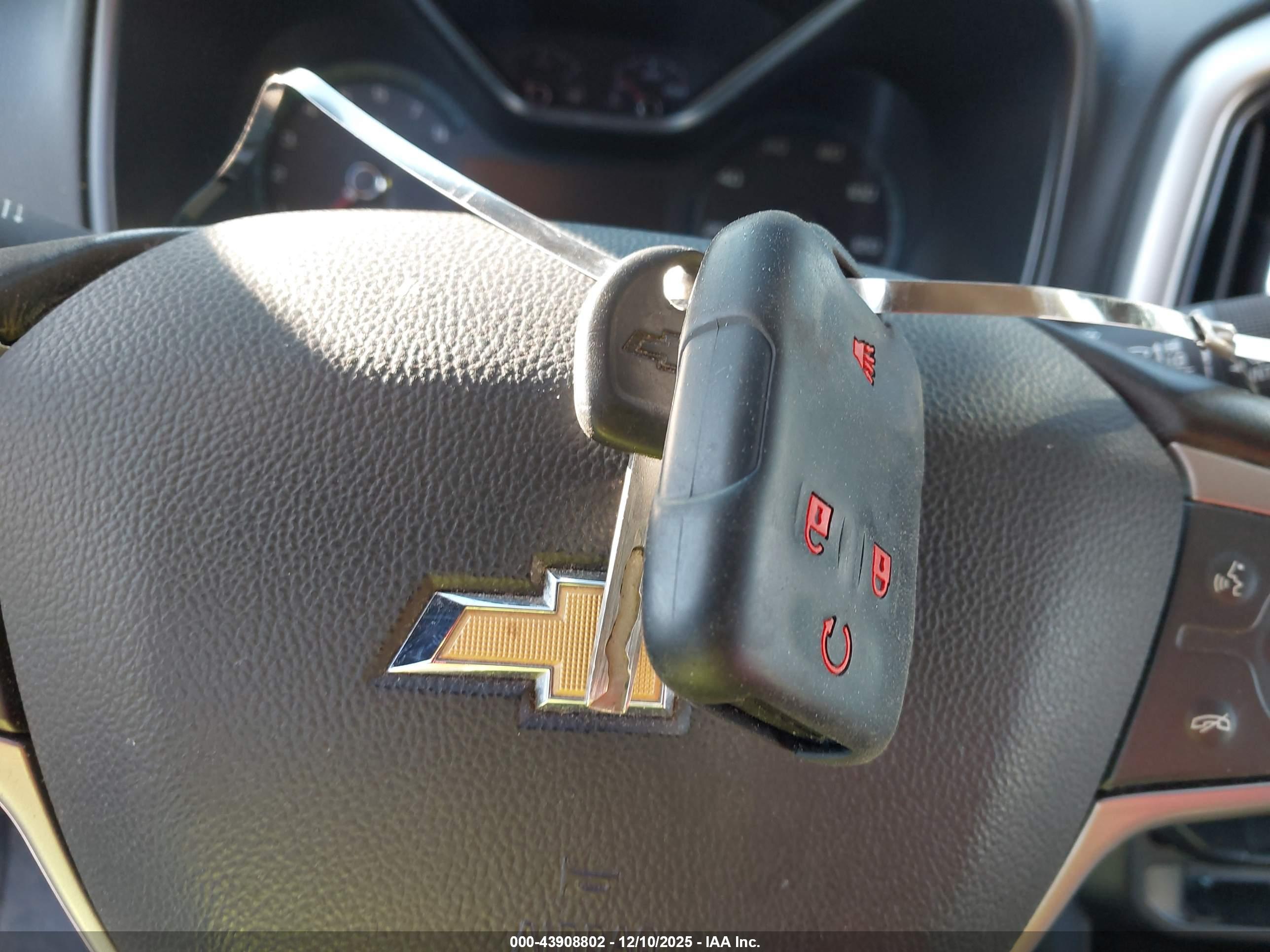 CHEVROLET COLORADO image 11