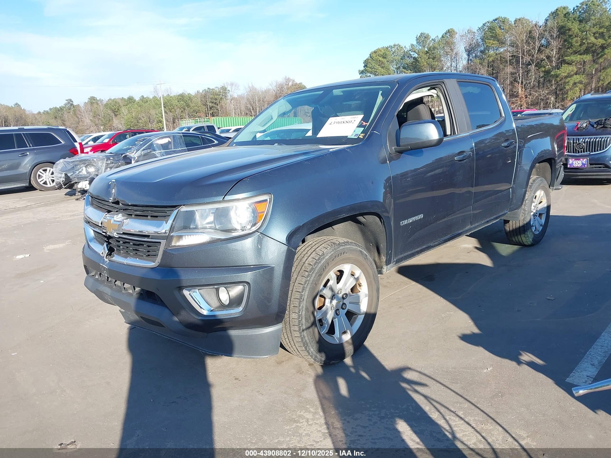 CHEVROLET COLORADO image 2