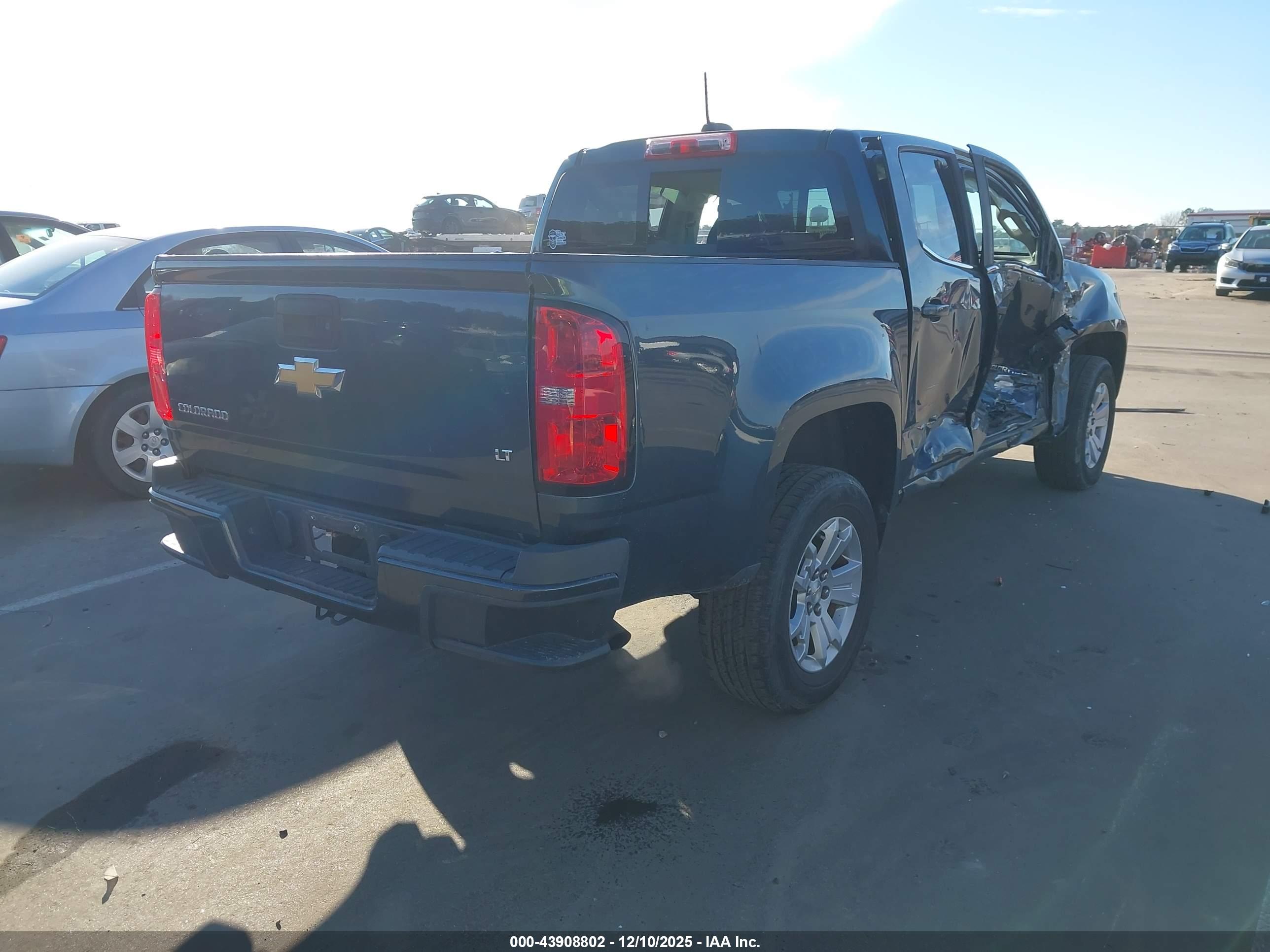 CHEVROLET COLORADO image 4