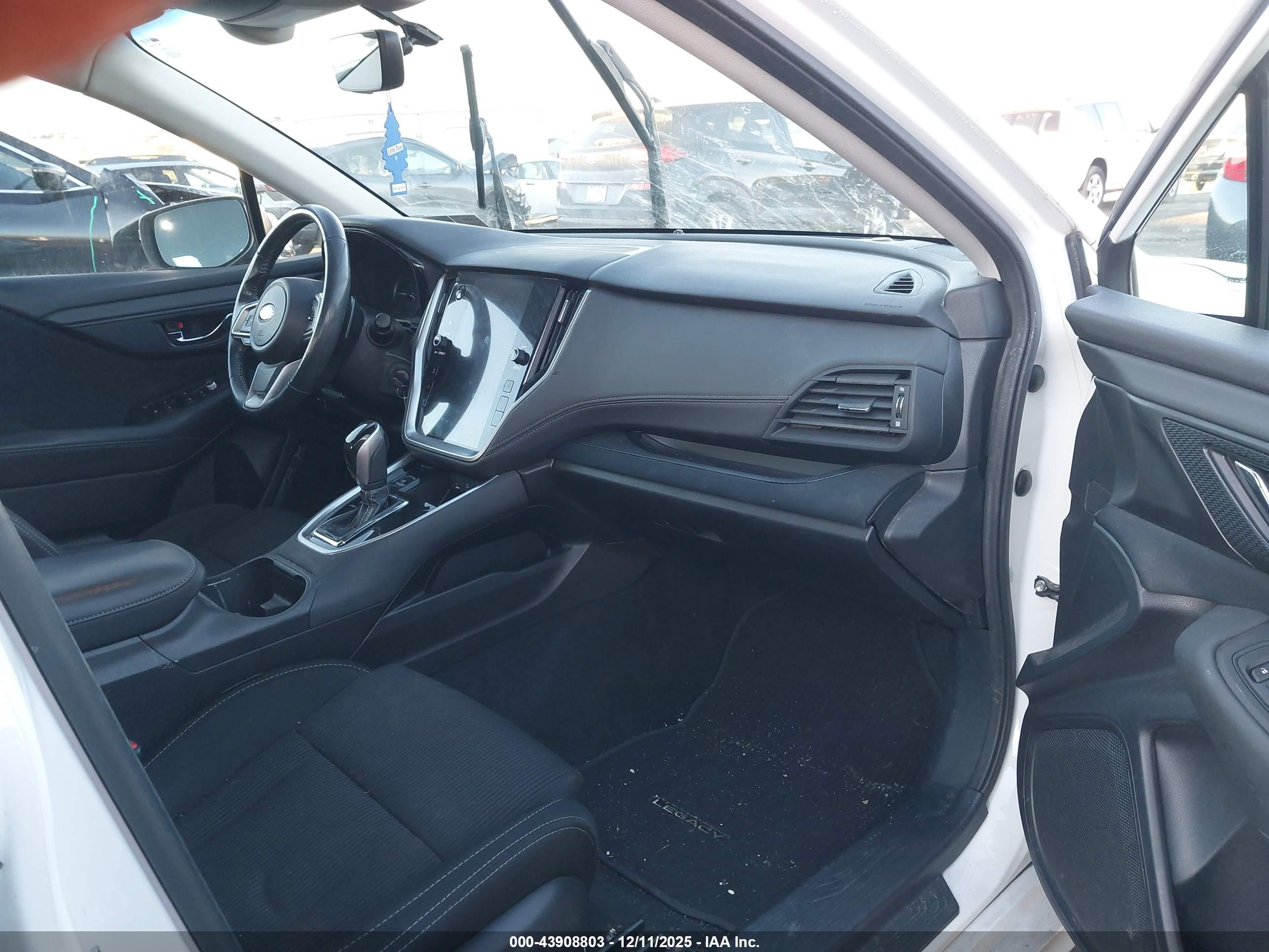 SUBARU LEGACY image 5