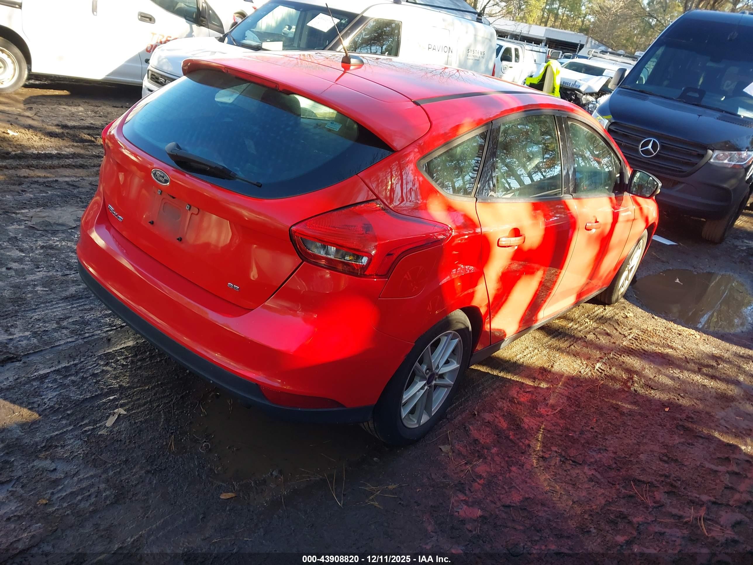 FORD FOCUS image 4
