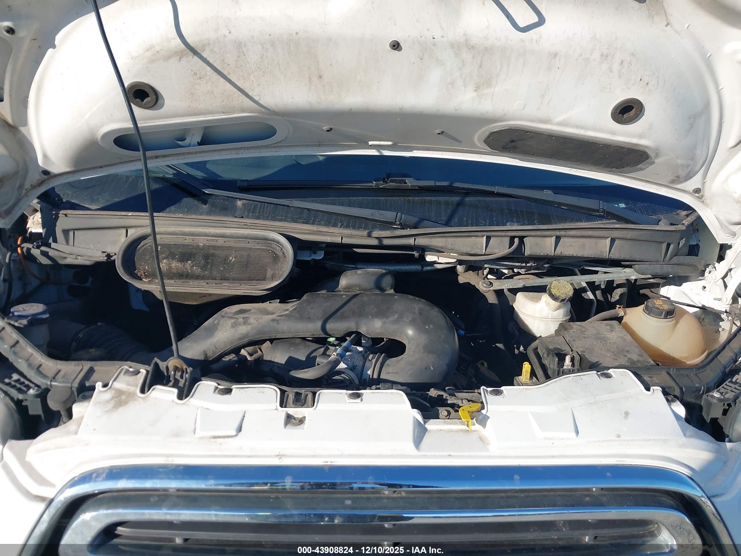 FORD TRANSIT-250 image 10