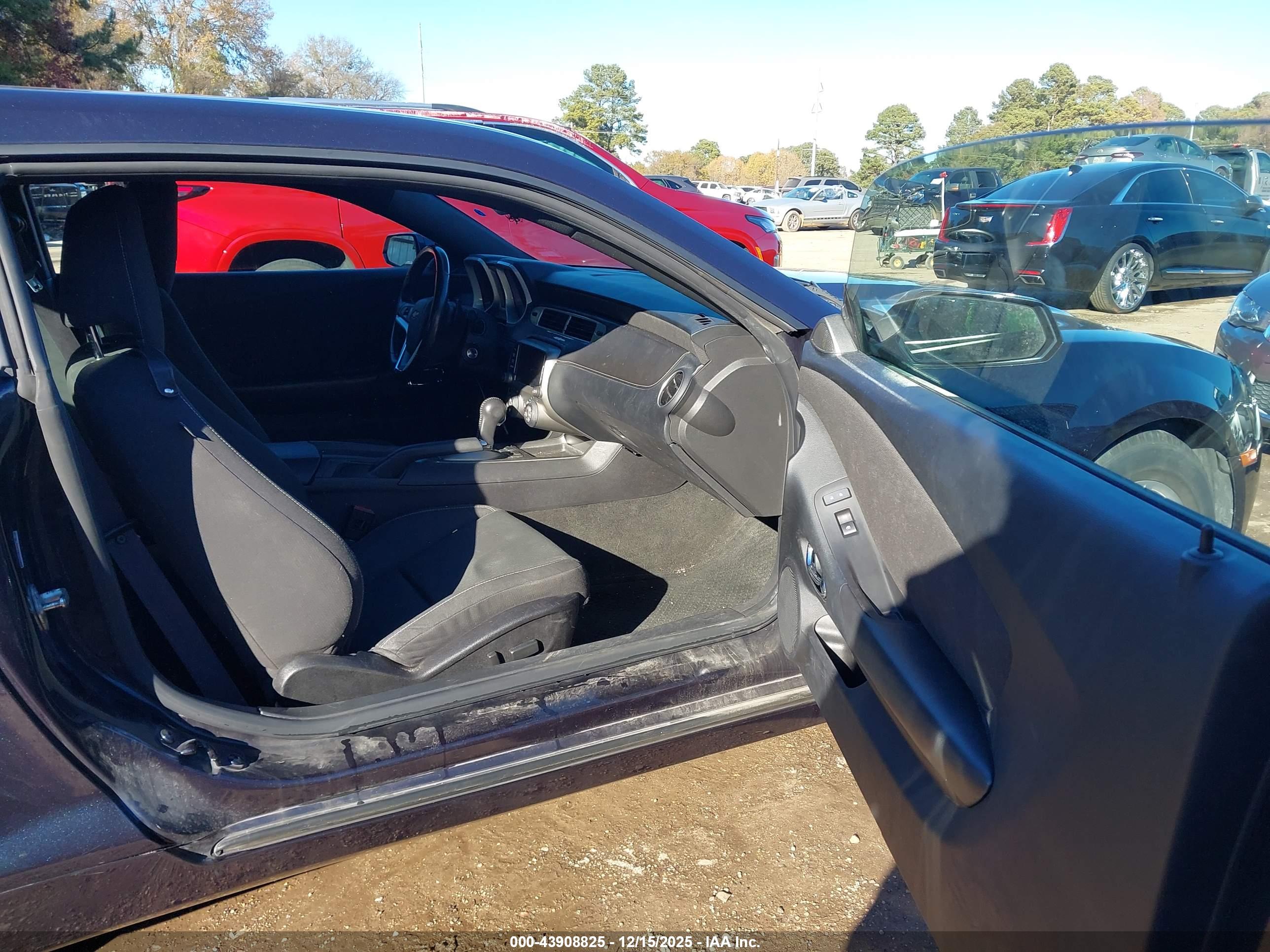 CHEVROLET CAMARO image 5
