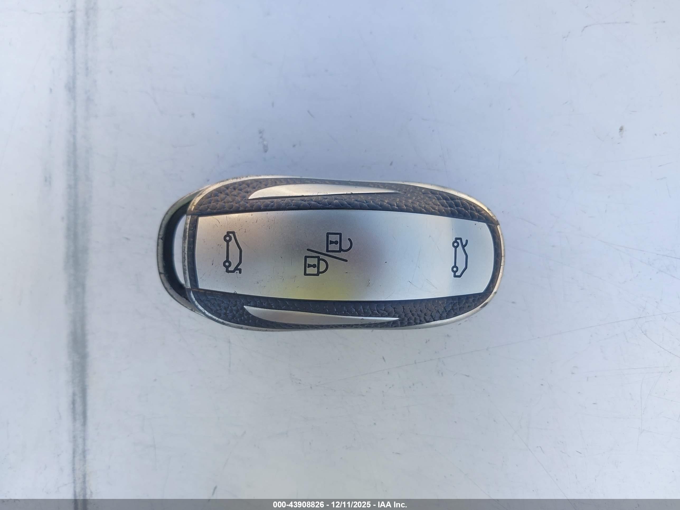 TESLA MODEL image 11