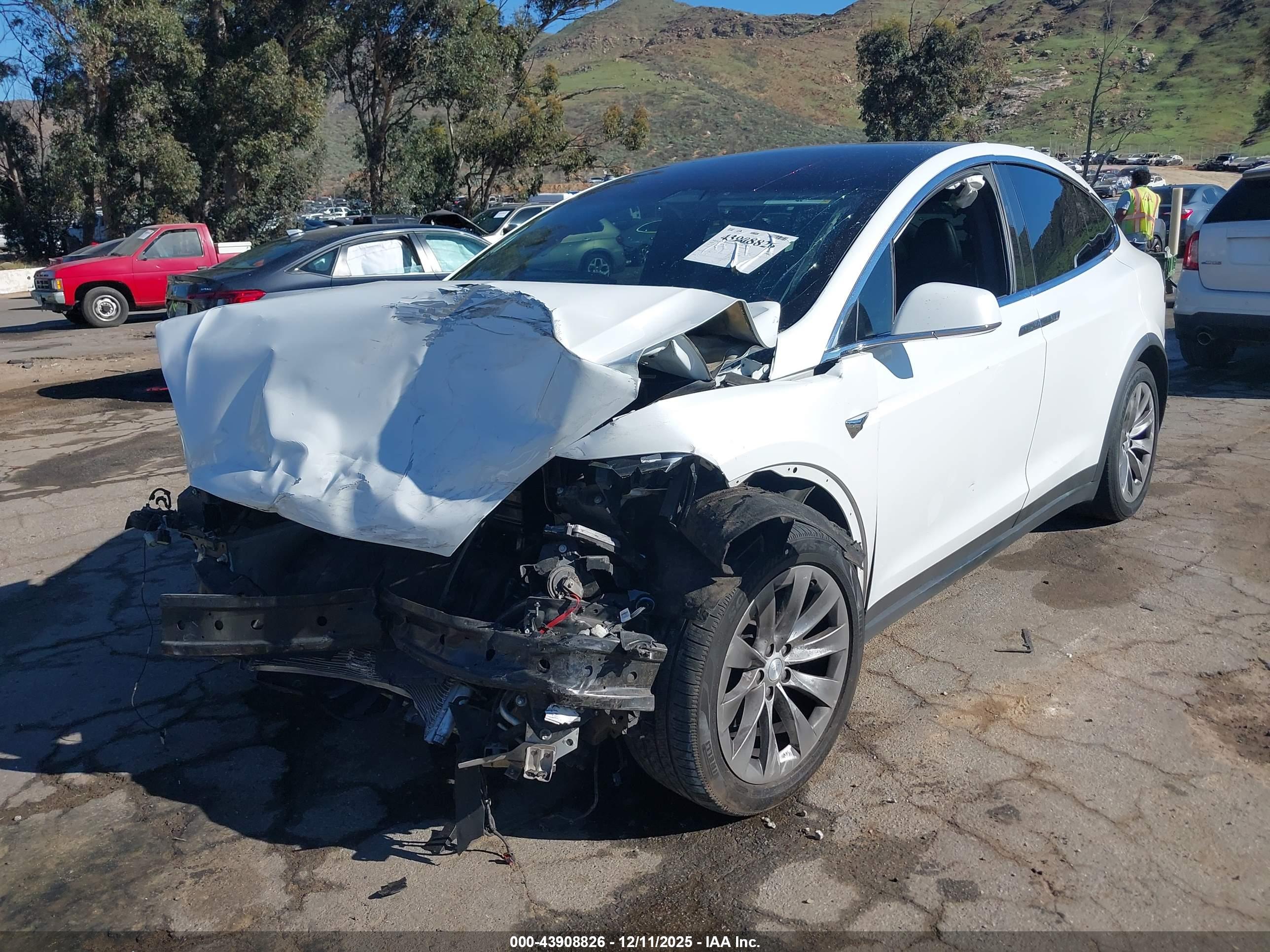 TESLA MODEL image 2