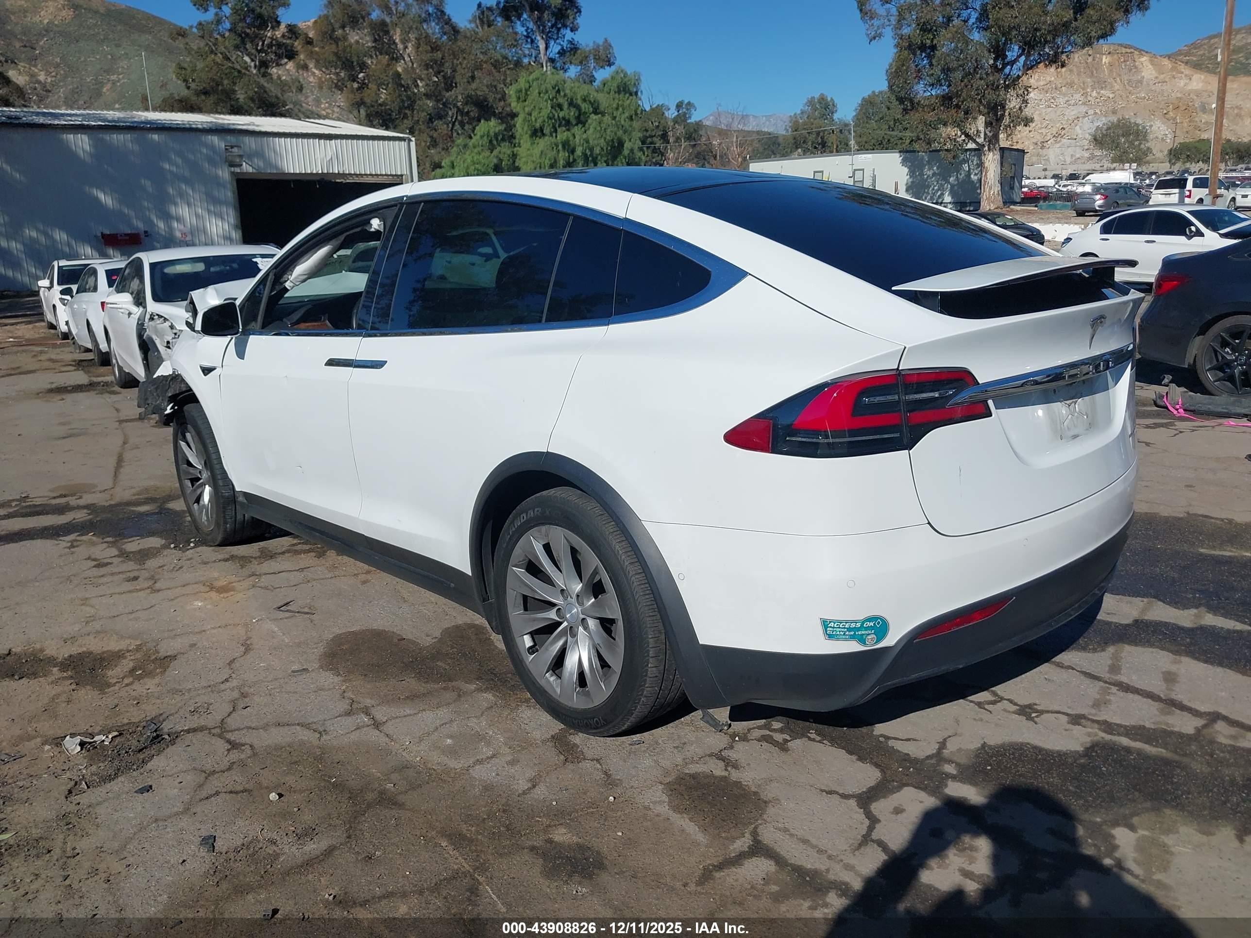 TESLA MODEL image 3