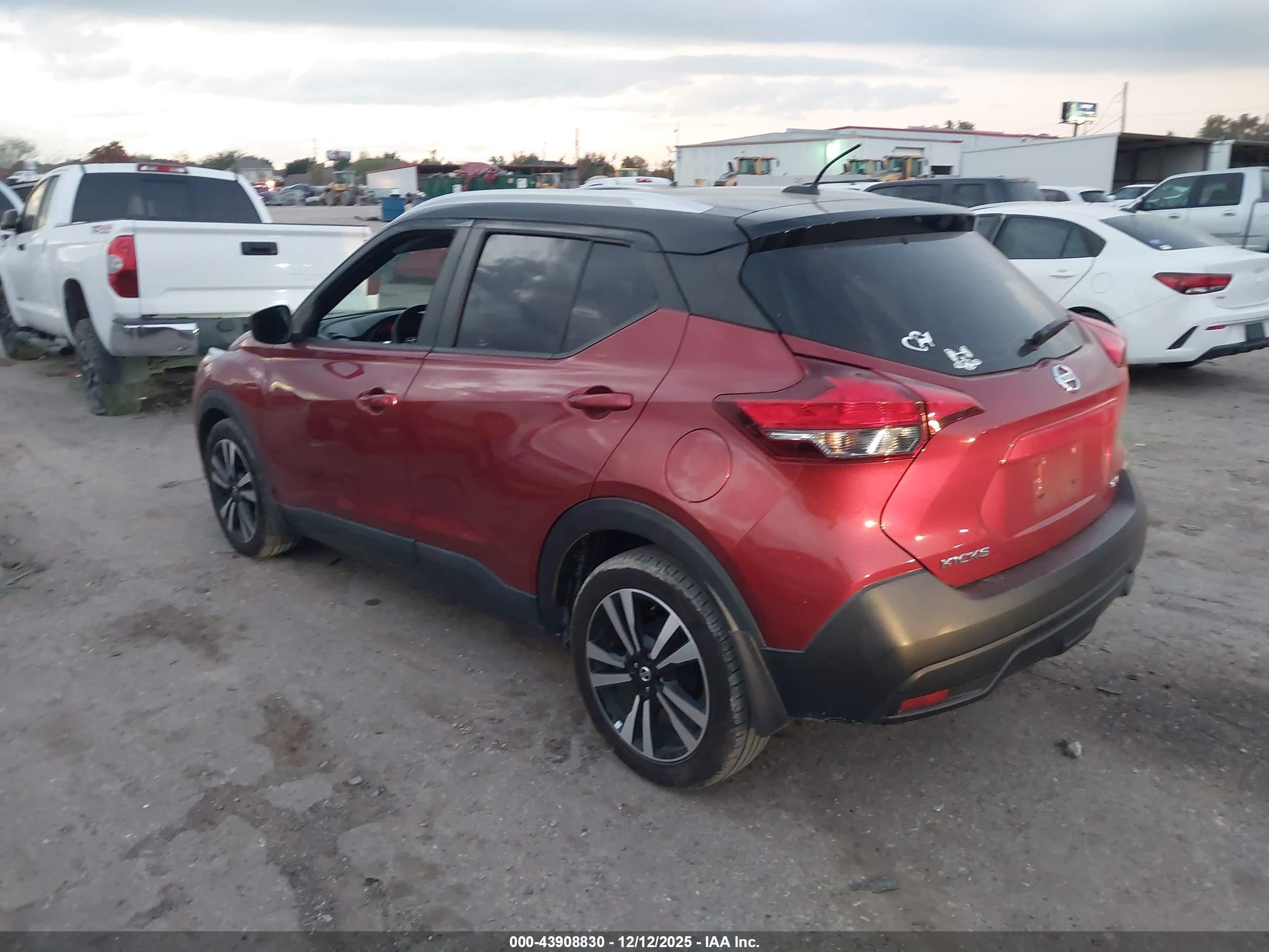 NISSAN KICKS image 3