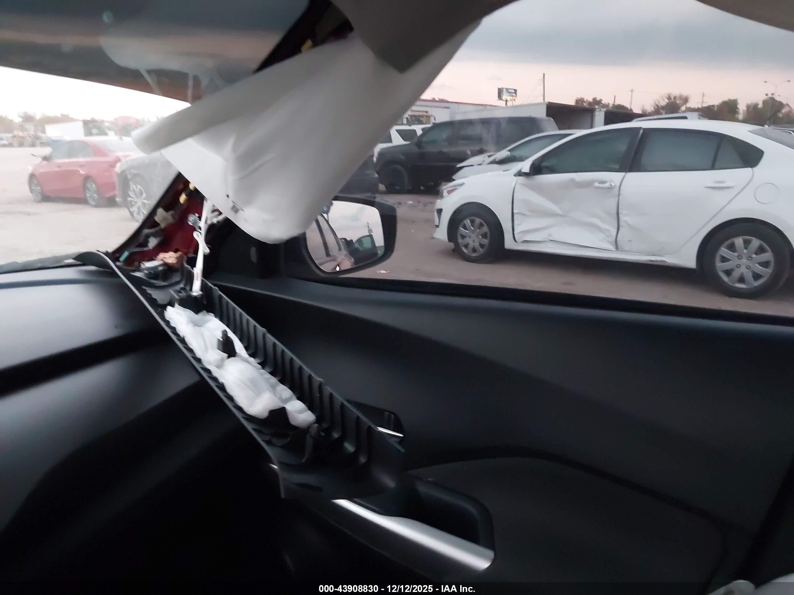 NISSAN KICKS image 5