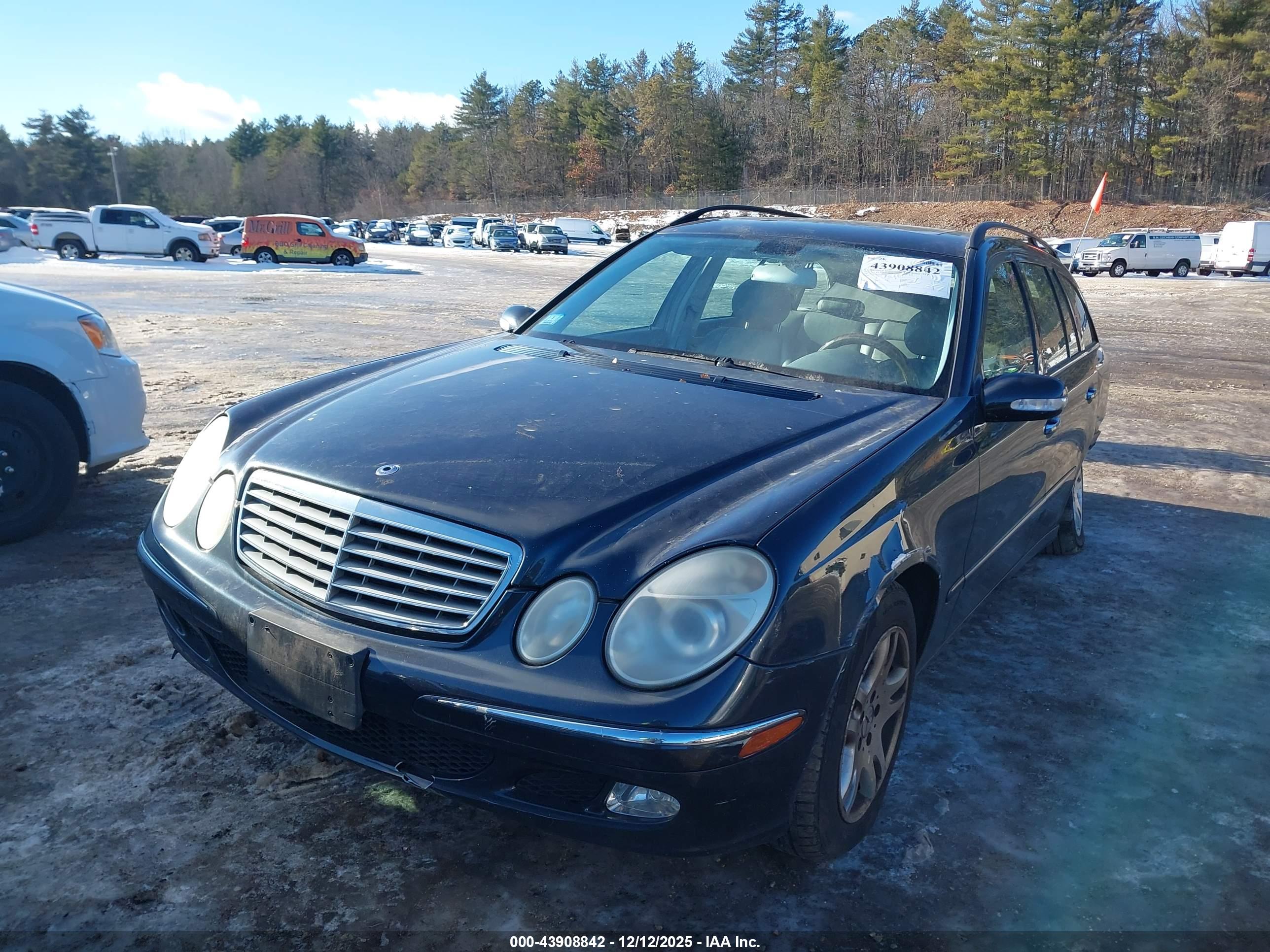 MERCEDES-BENZ E image 2