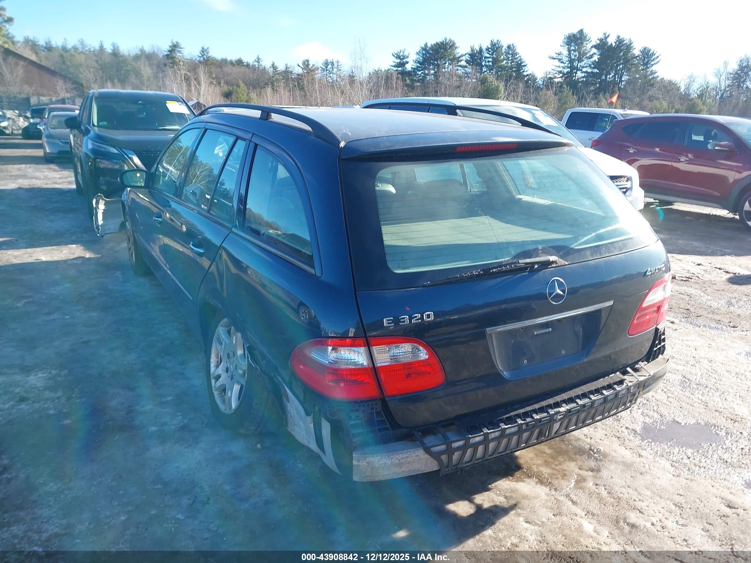 MERCEDES-BENZ E image 3
