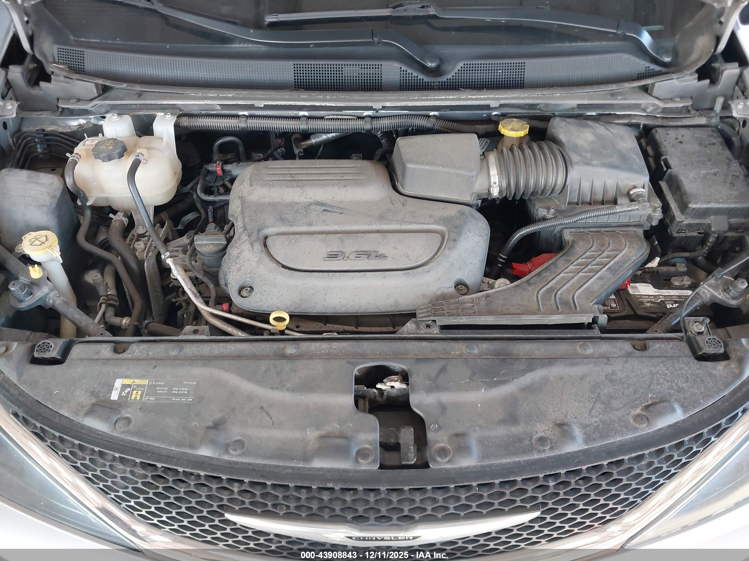 CHRYSLER VOYAGER image 10
