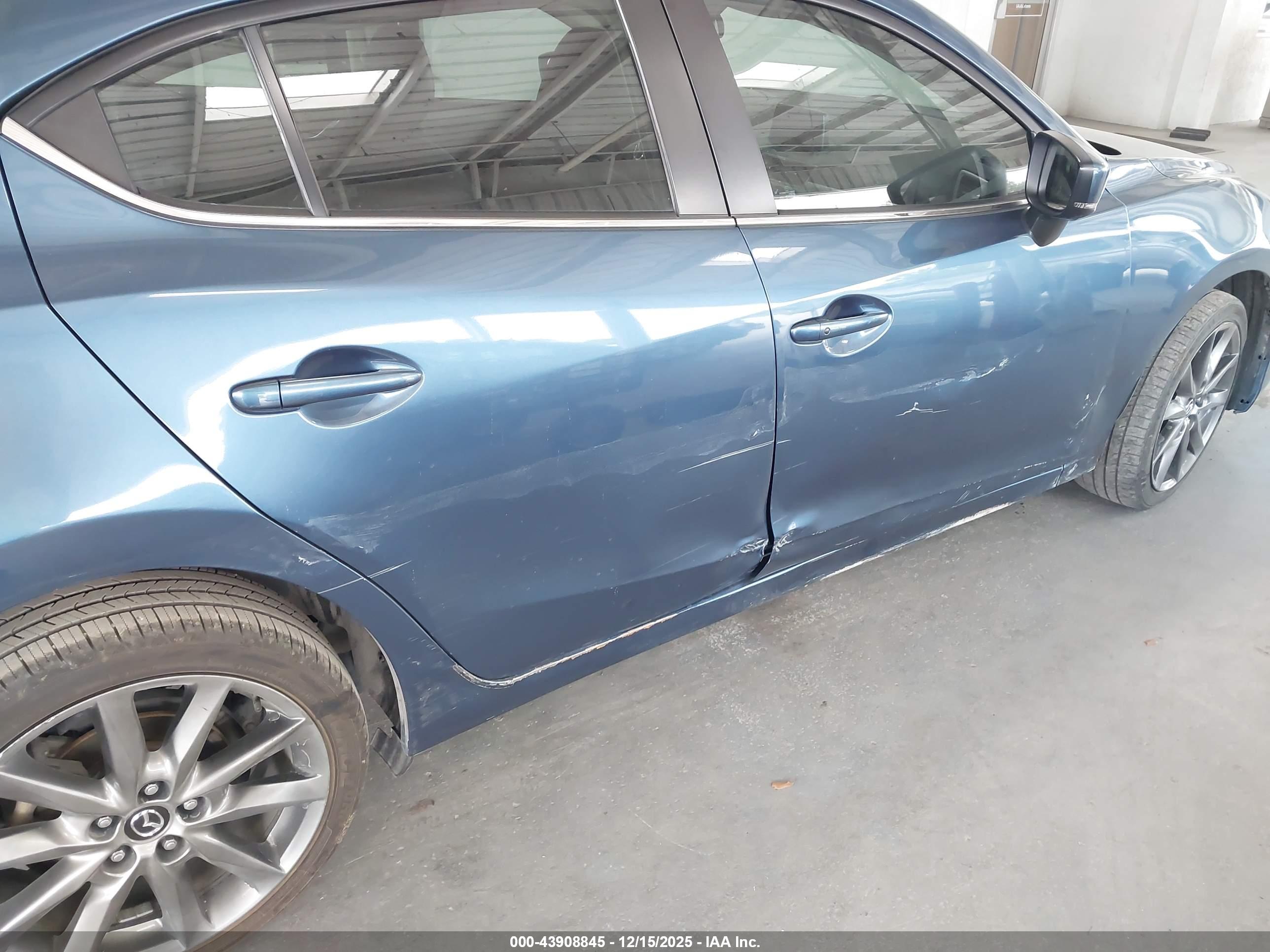 MAZDA MAZDA3 image 6