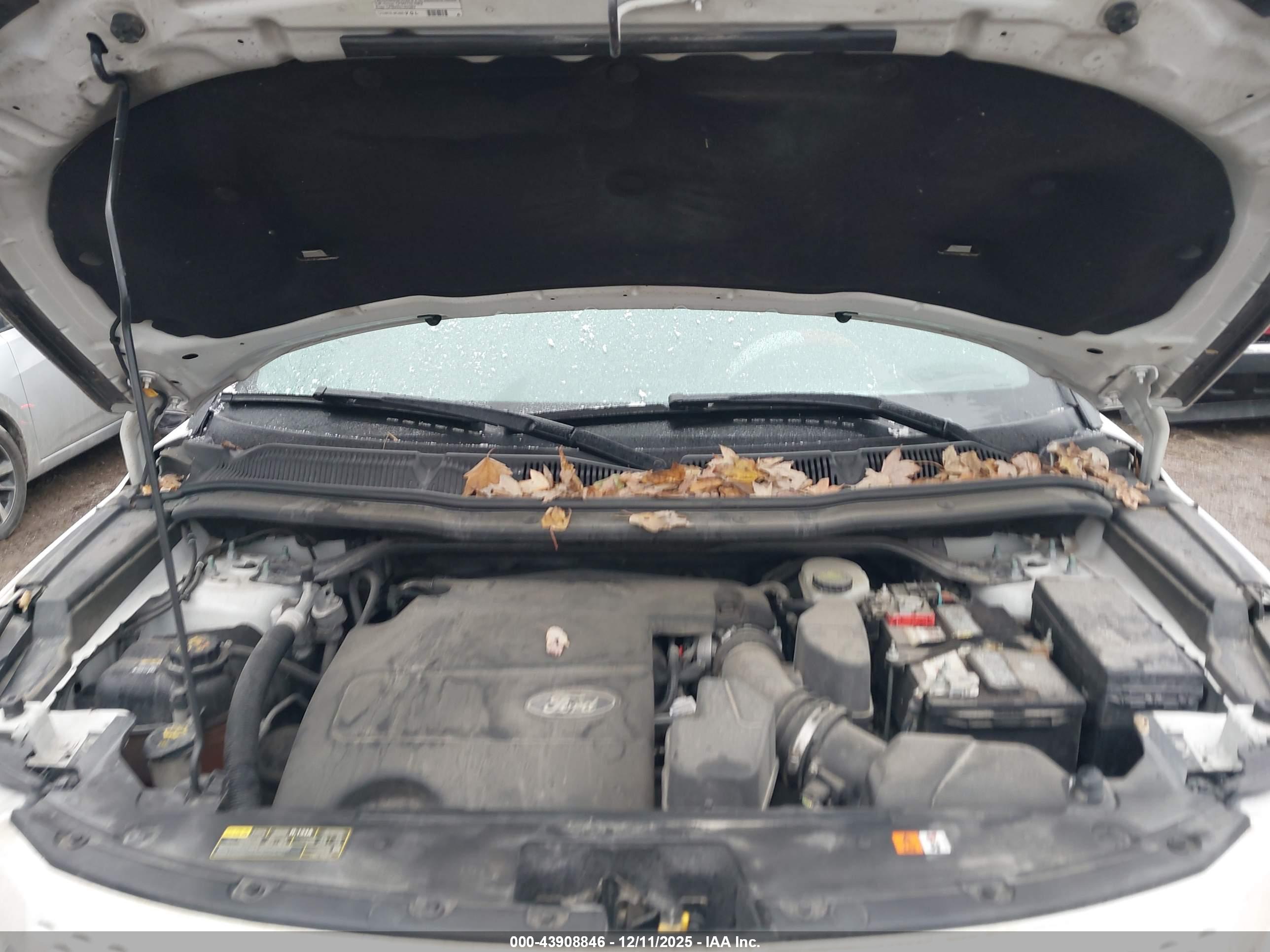 FORD EXPLORER image 10