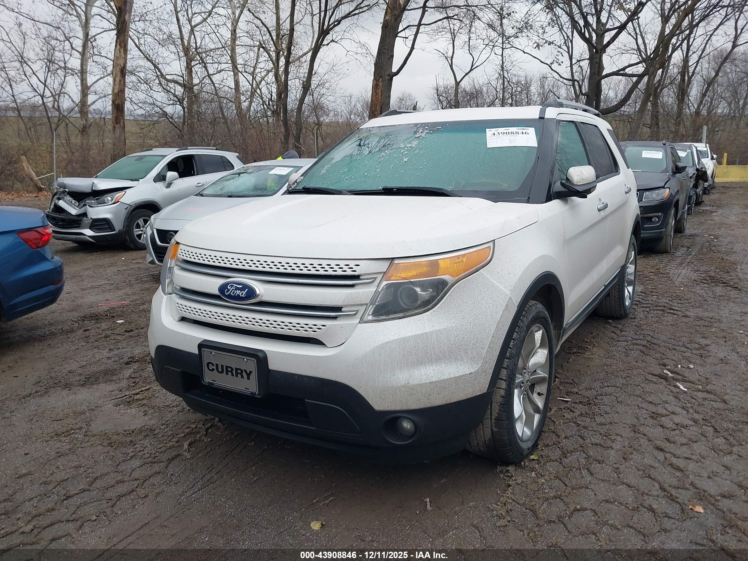 FORD EXPLORER image 2