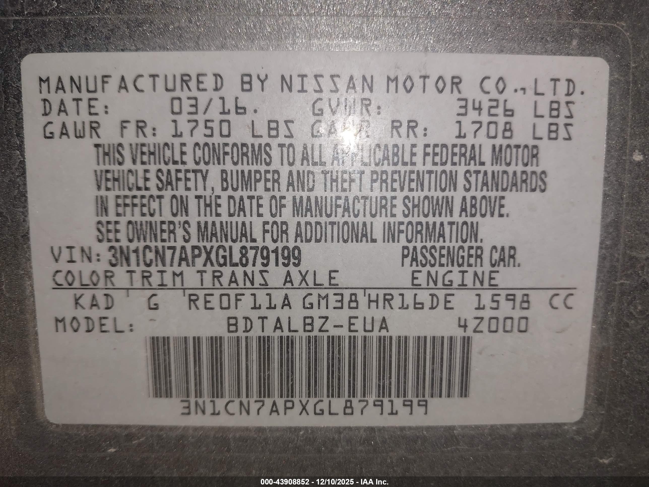 NISSAN VERSA image 9