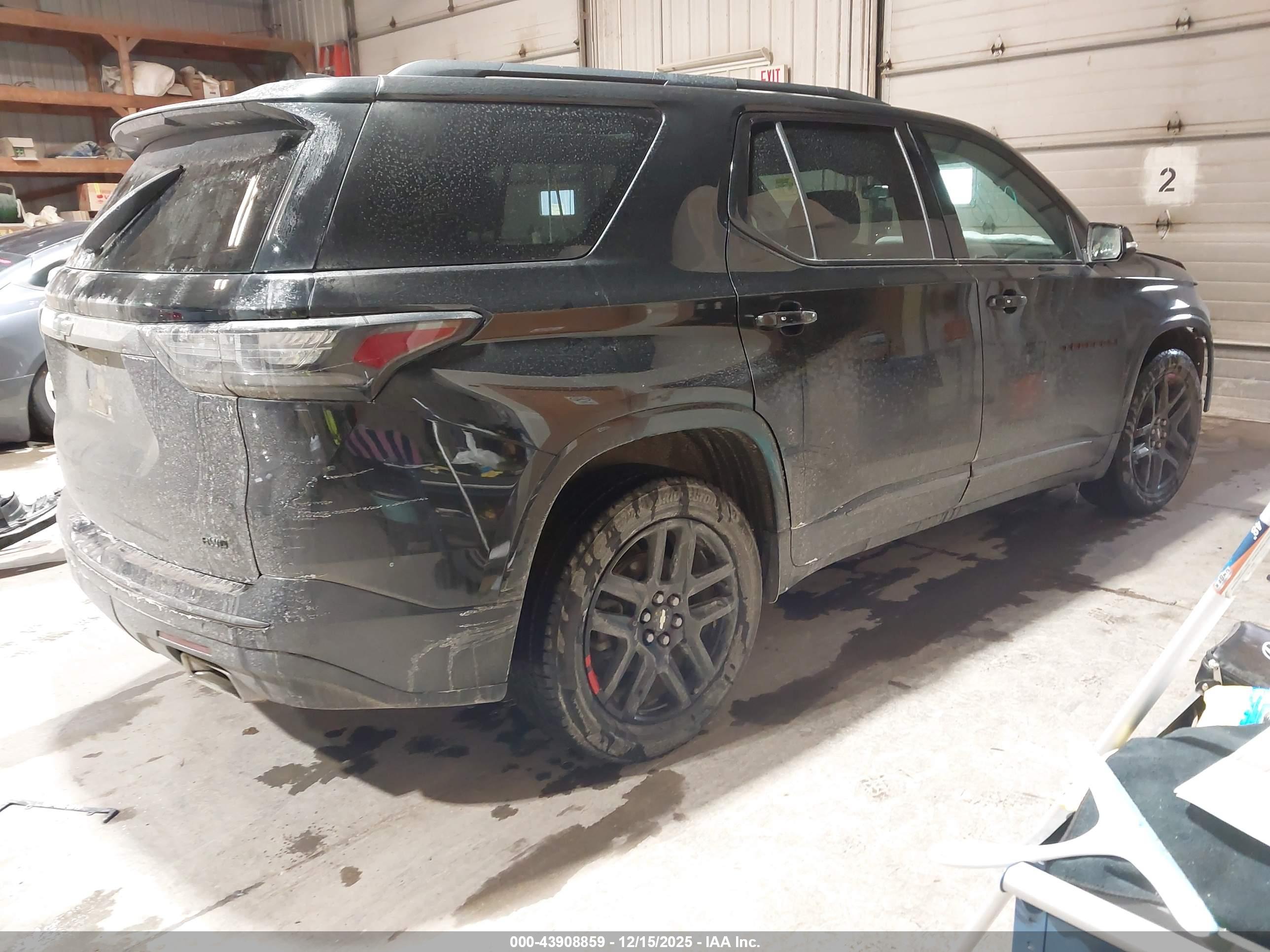 CHEVROLET TRAVERSE image 4