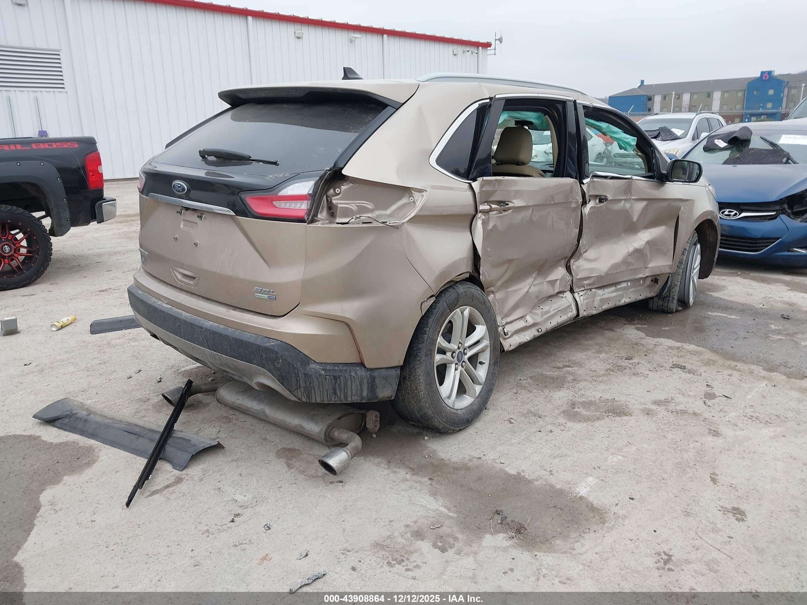 FORD EDGE image 4