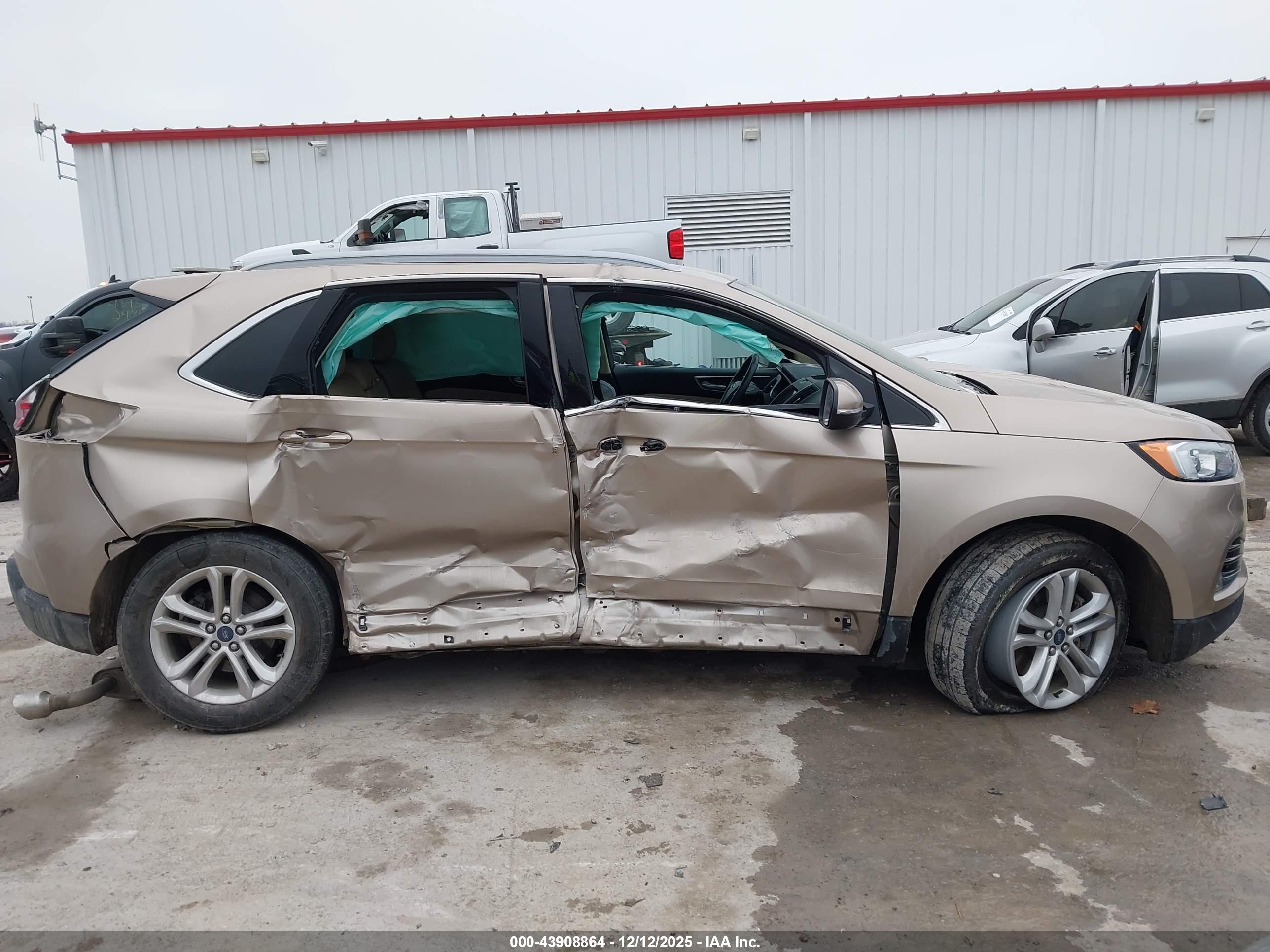 FORD EDGE image 6