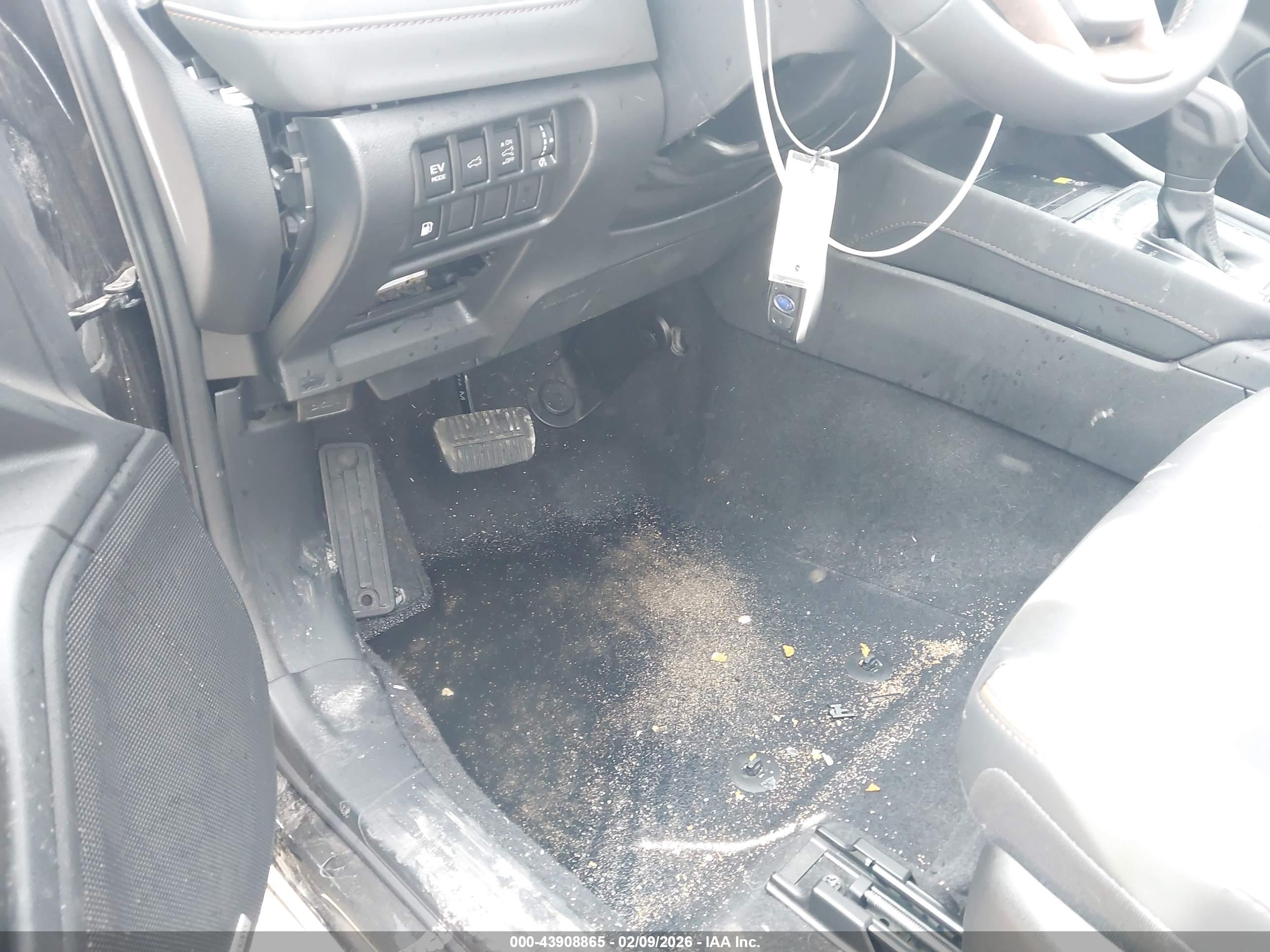 SUBARU FORESTER image 11
