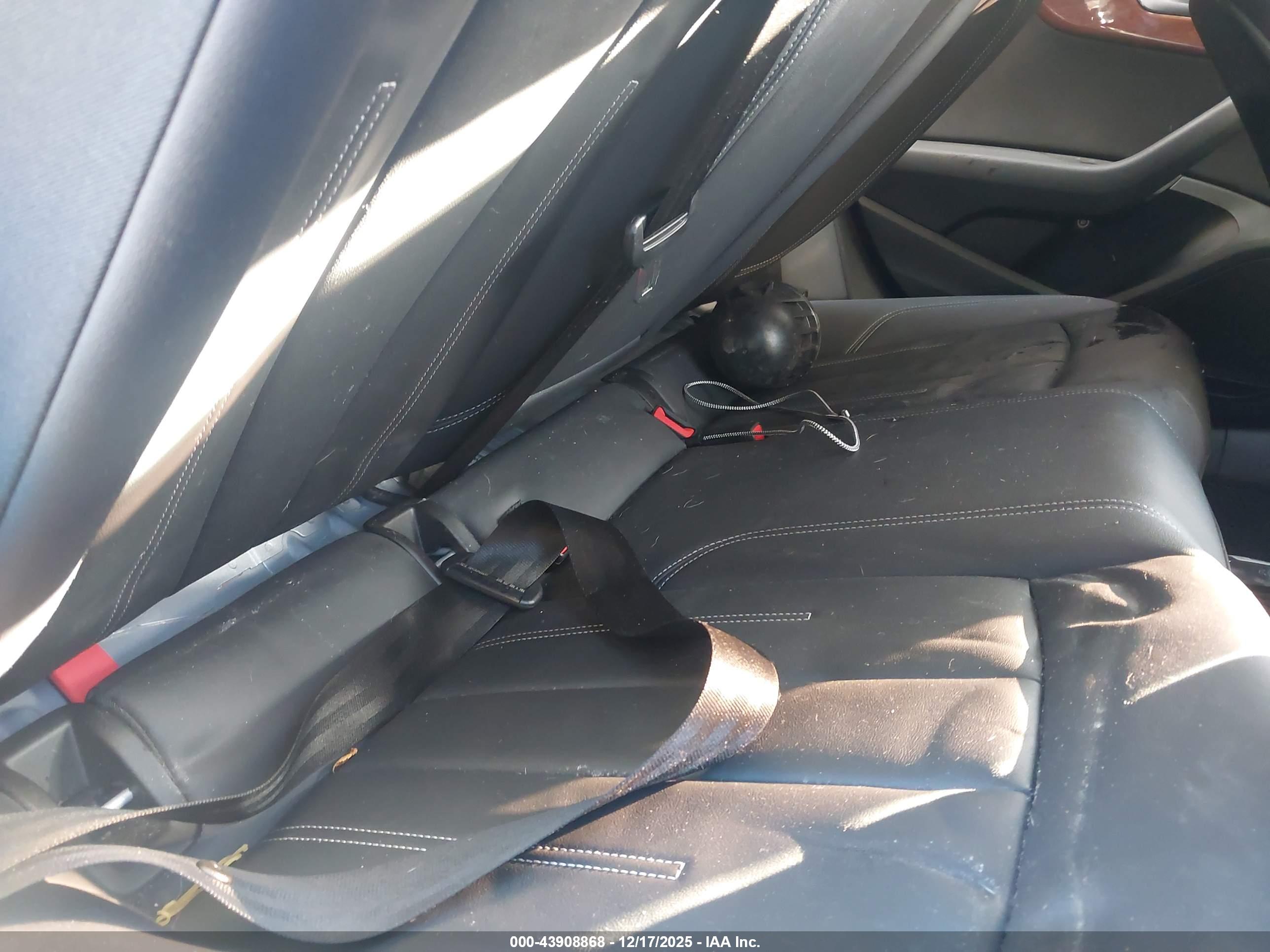 AUDI A4 image 8